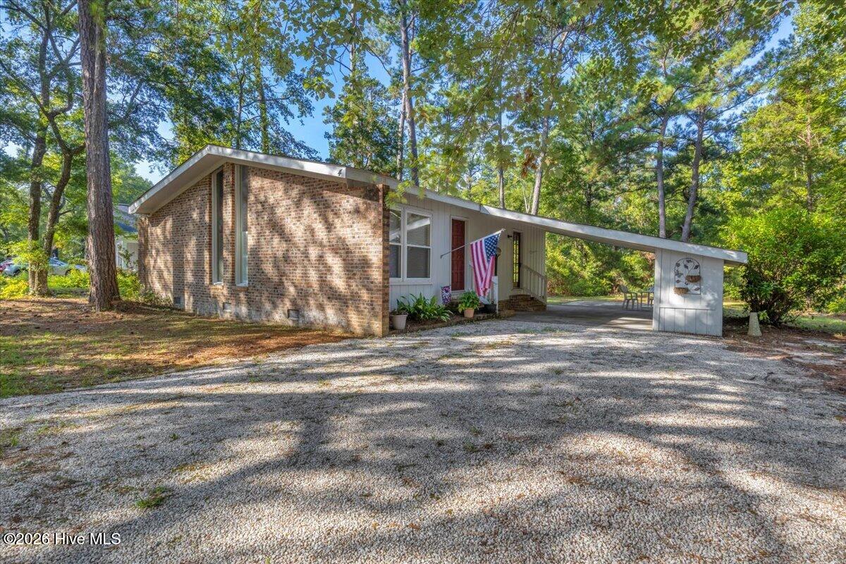 4 Lakeview Court — photo