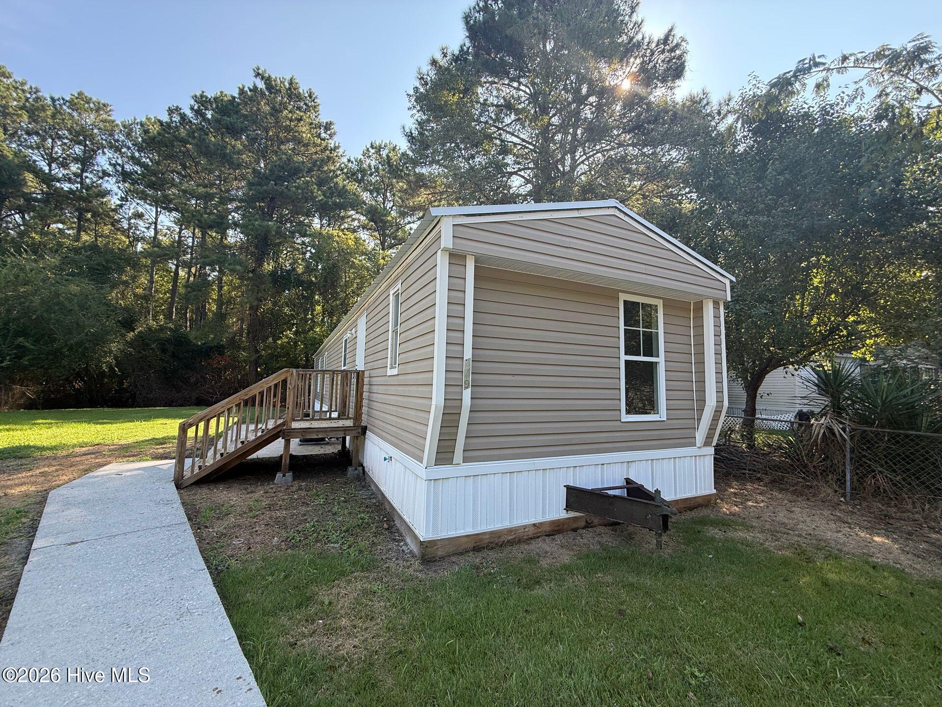 449 White Oak Lane — photo