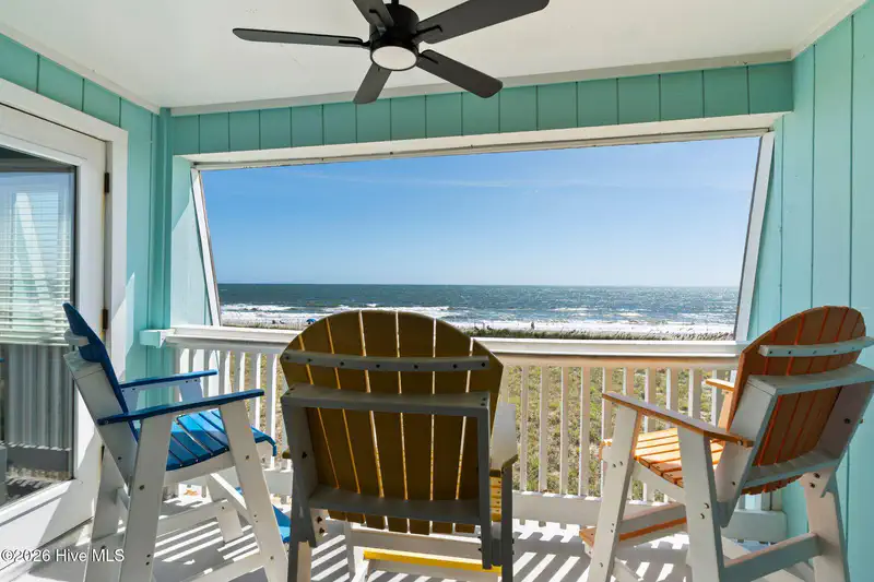 918 Carolina Beach Avenue N Apt 3E — photo