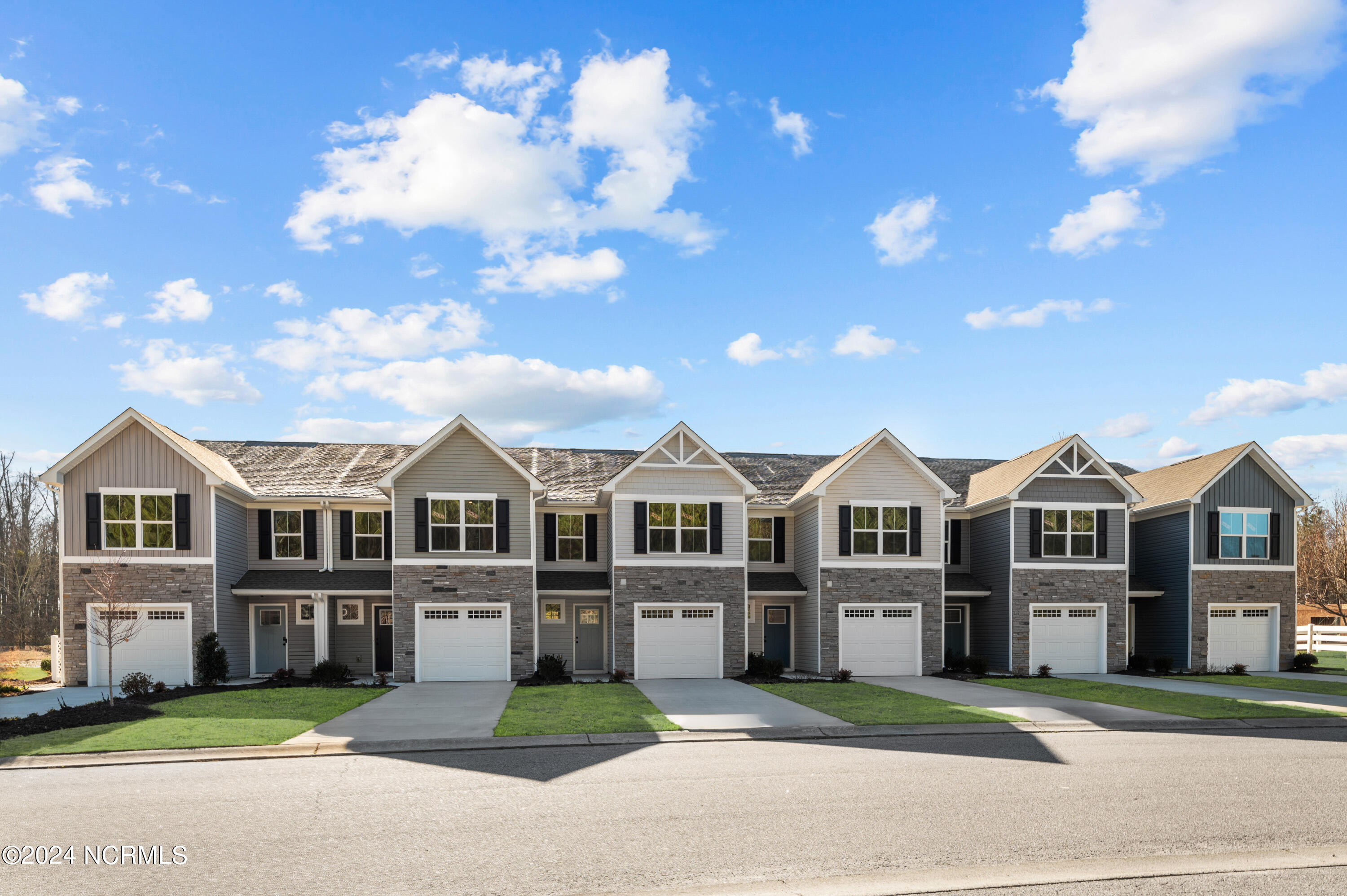 3905 N Adams Landing Road — photo