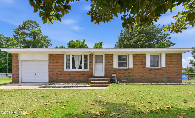 104 Yorkshire Drive — photo