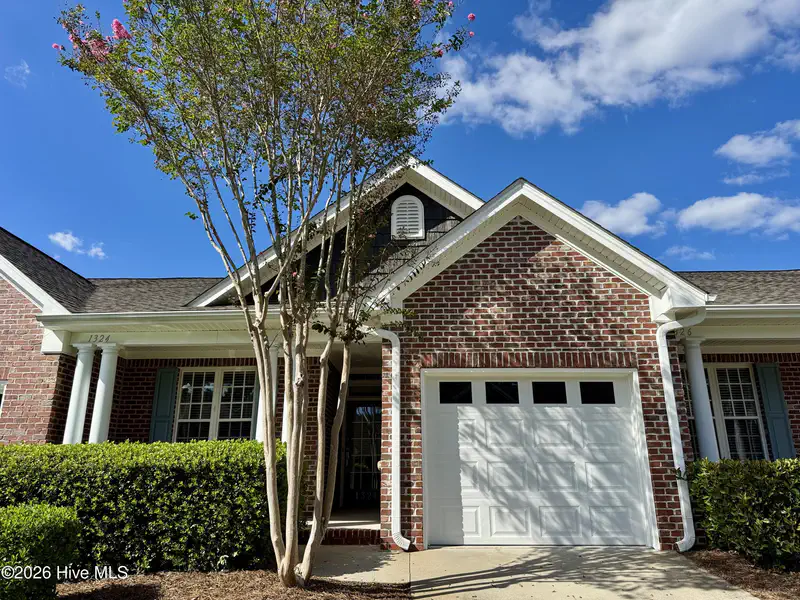 1324 Suncrest Way — photo