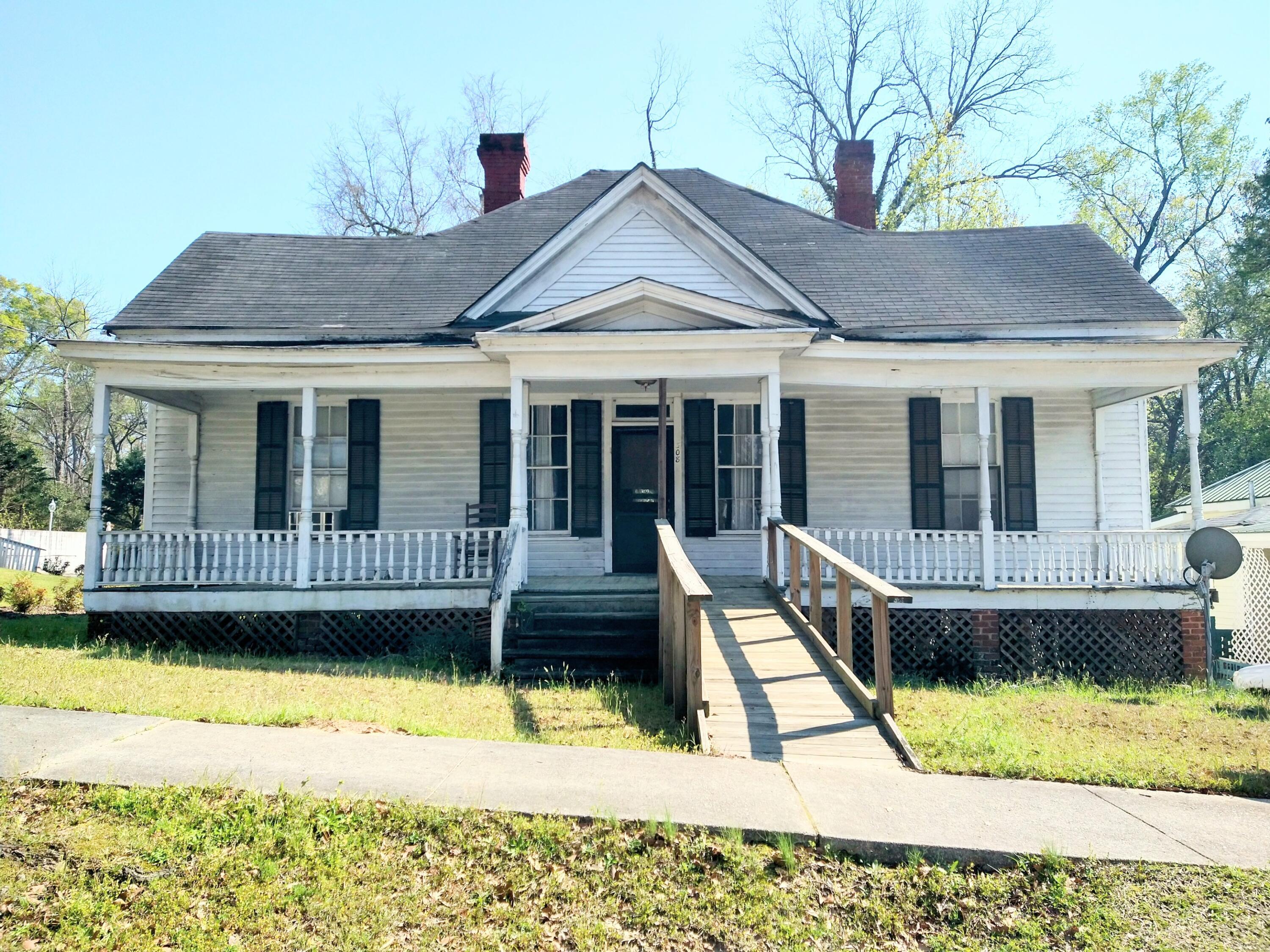 12416 W Broad Street — photo