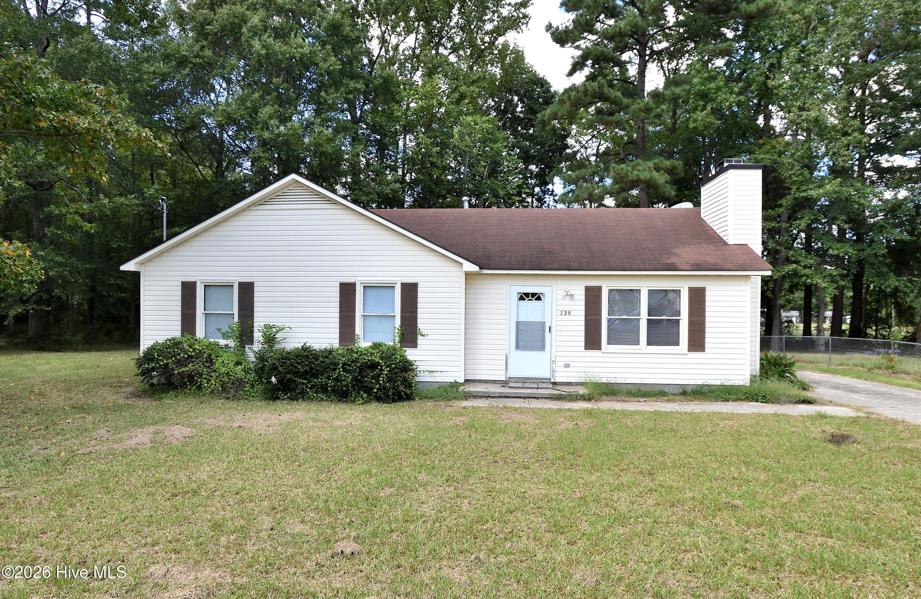 728 Salisbury Drive — photo