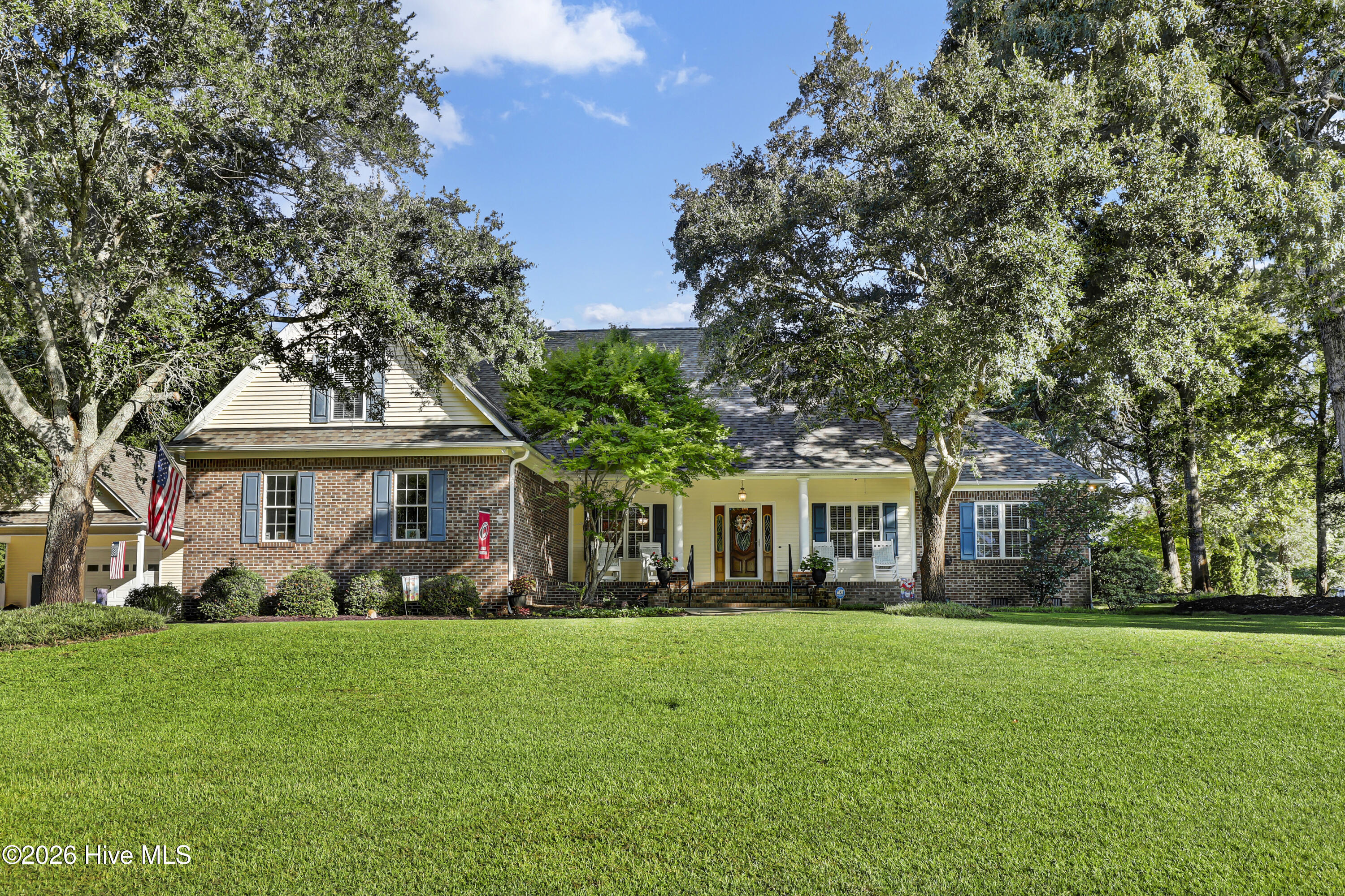 302 Pecan Court — photo