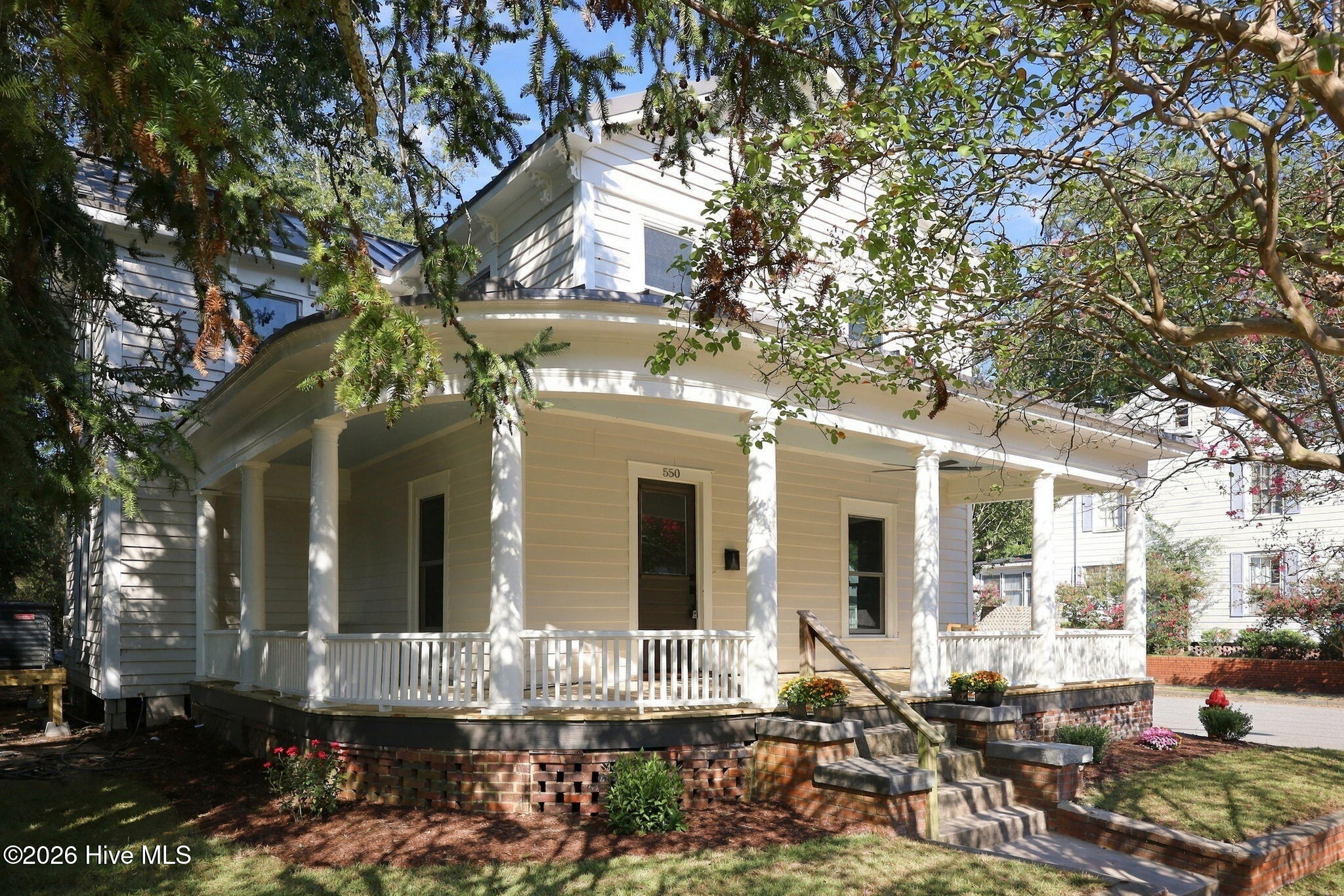 550 E Main Street — photo