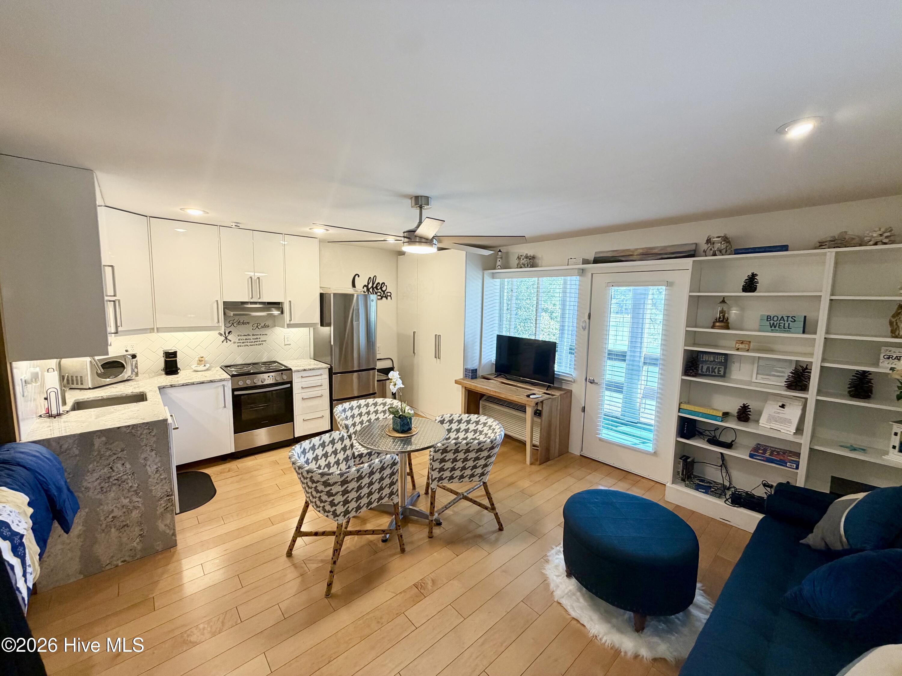 6225 Harbourside Drive — photo