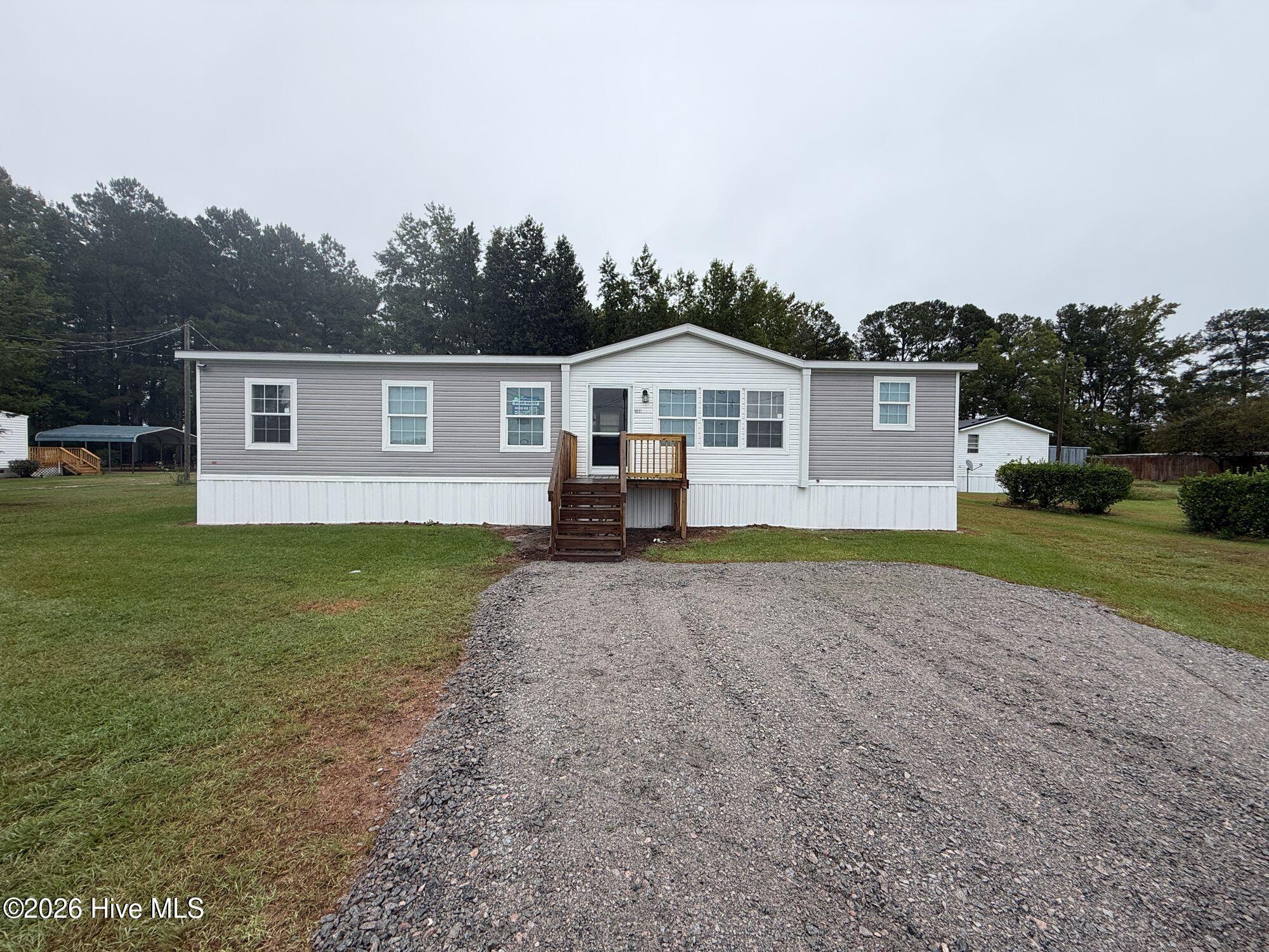 3189 Roy Beach Road — photo