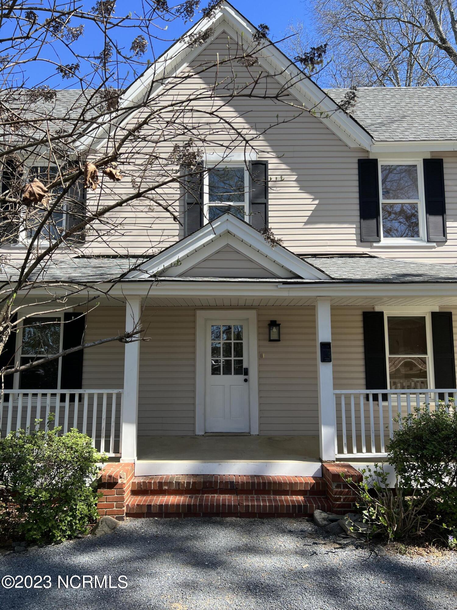 145 E Vermont Avenue B — photo