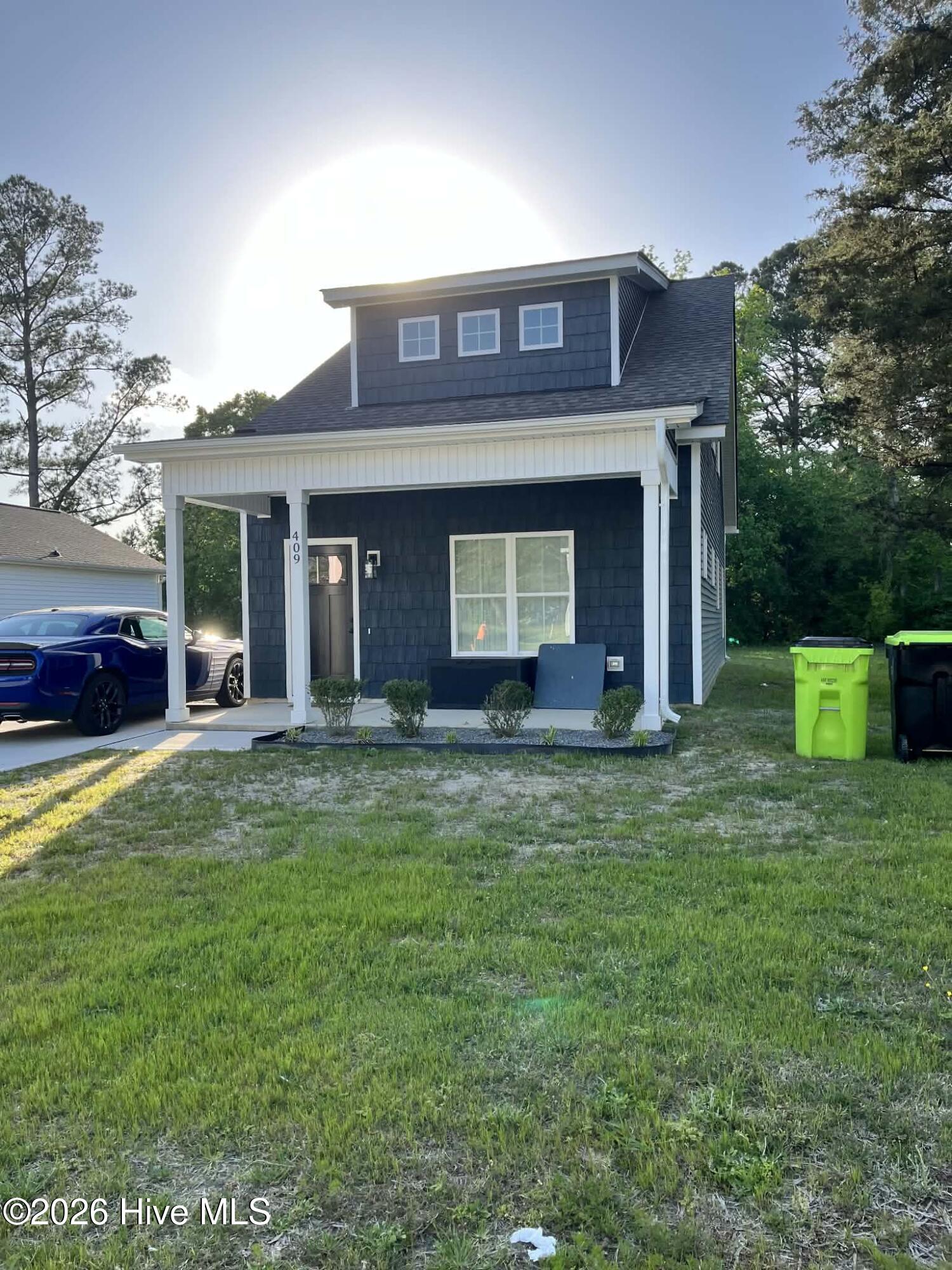 409 S Sycamore Street — photo