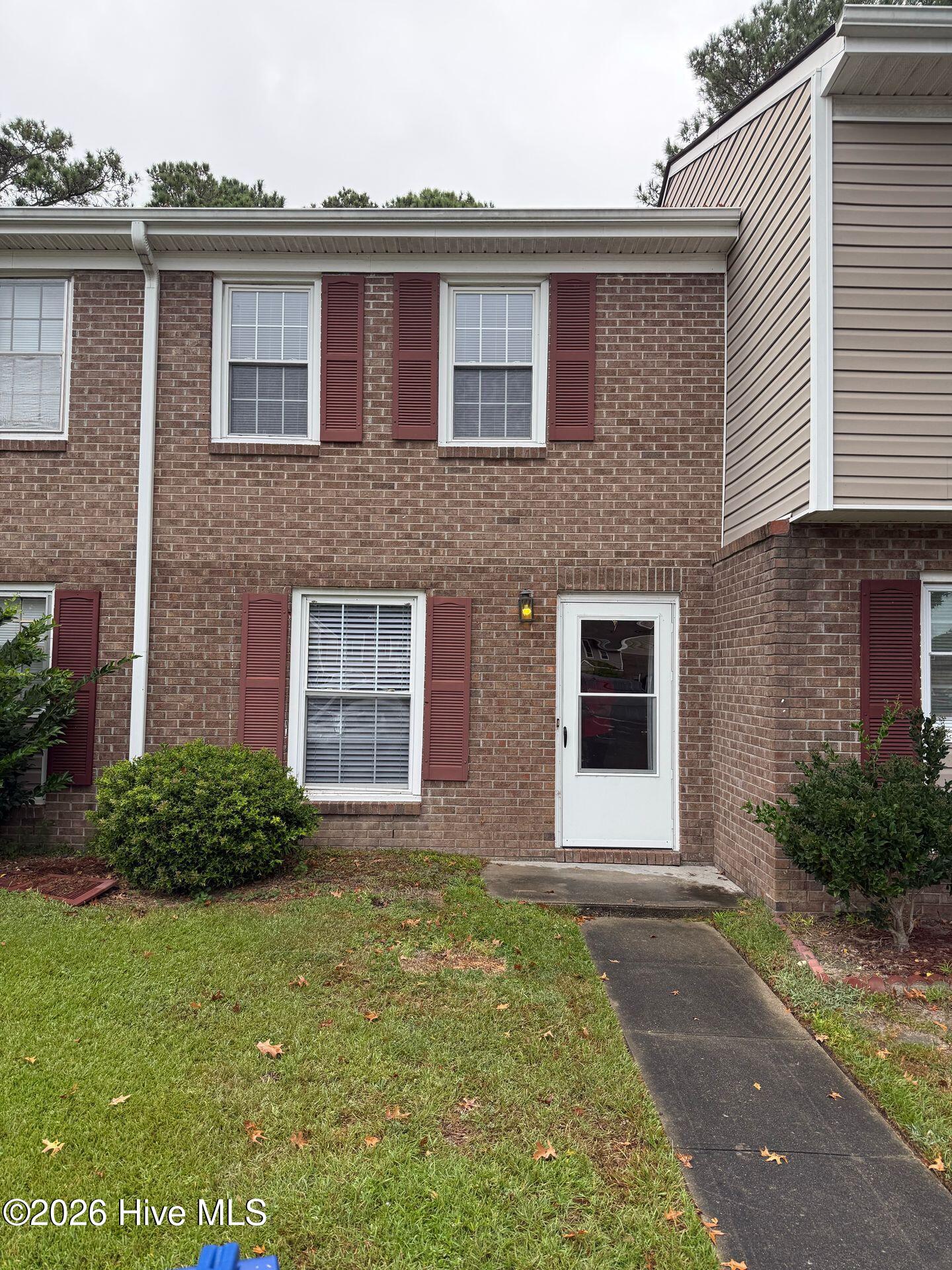 141 King George Court — photo