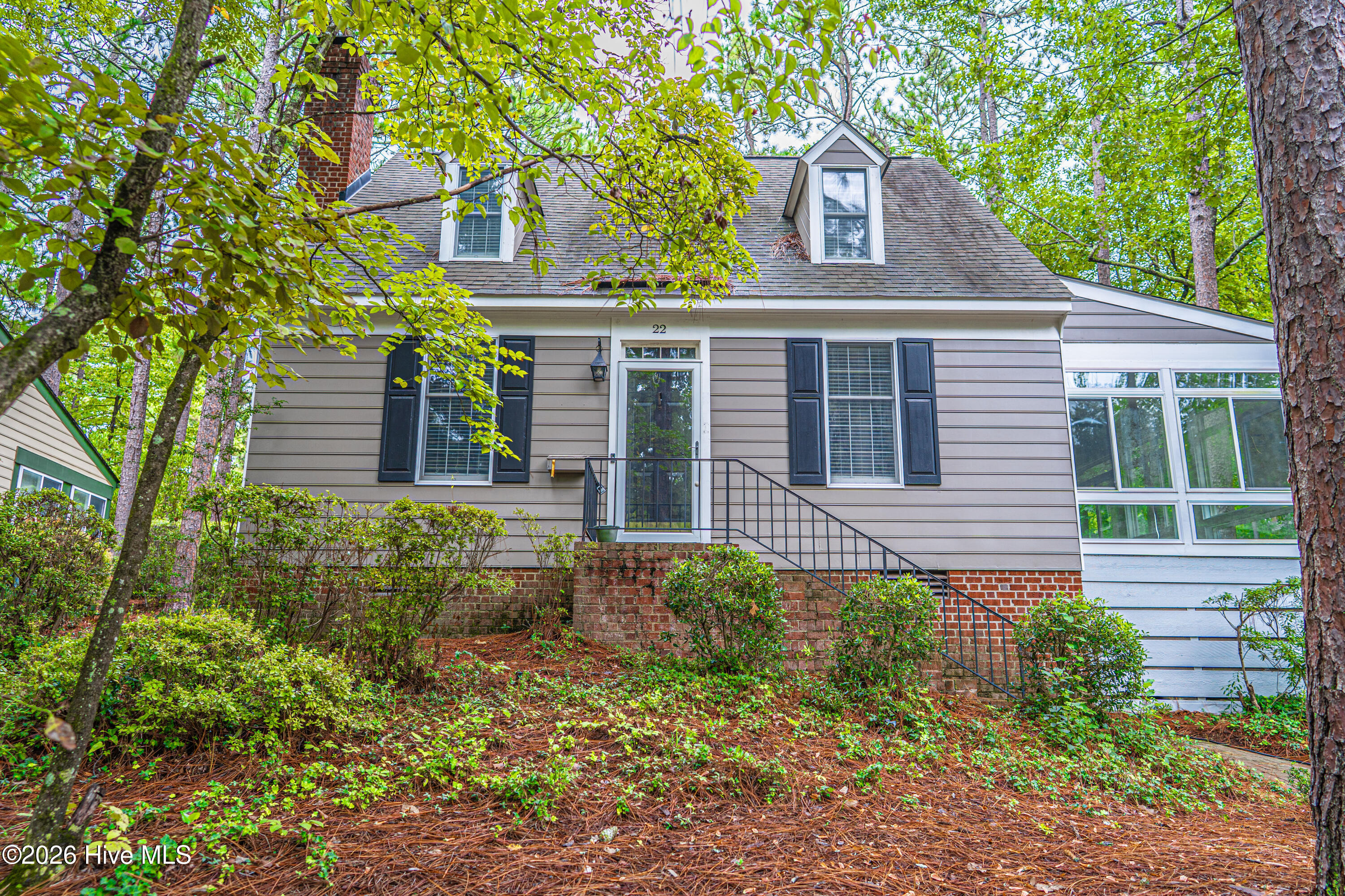 22 Village In The Woods Circle — photo