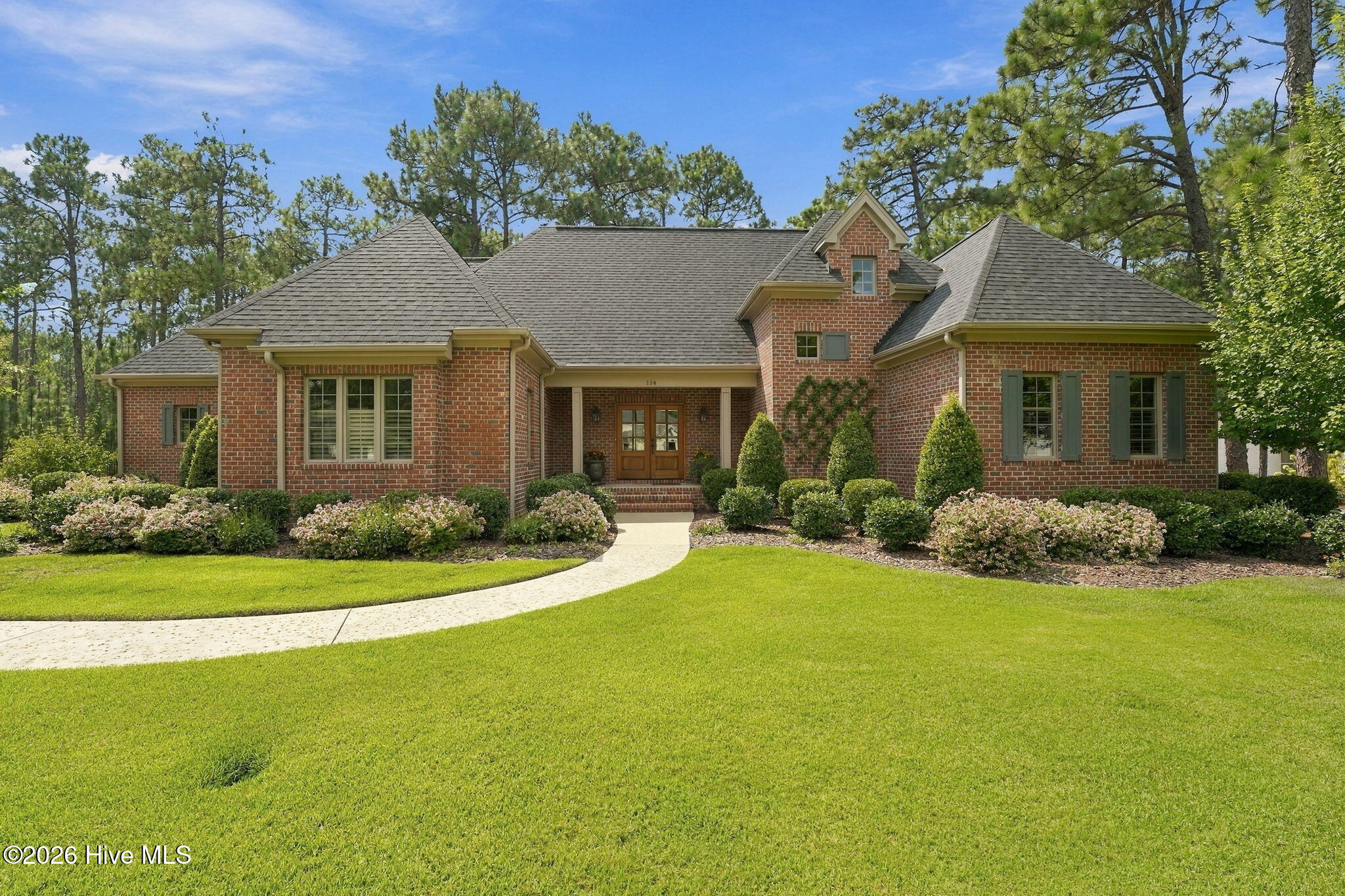 114 Chanticleer Drive — photo