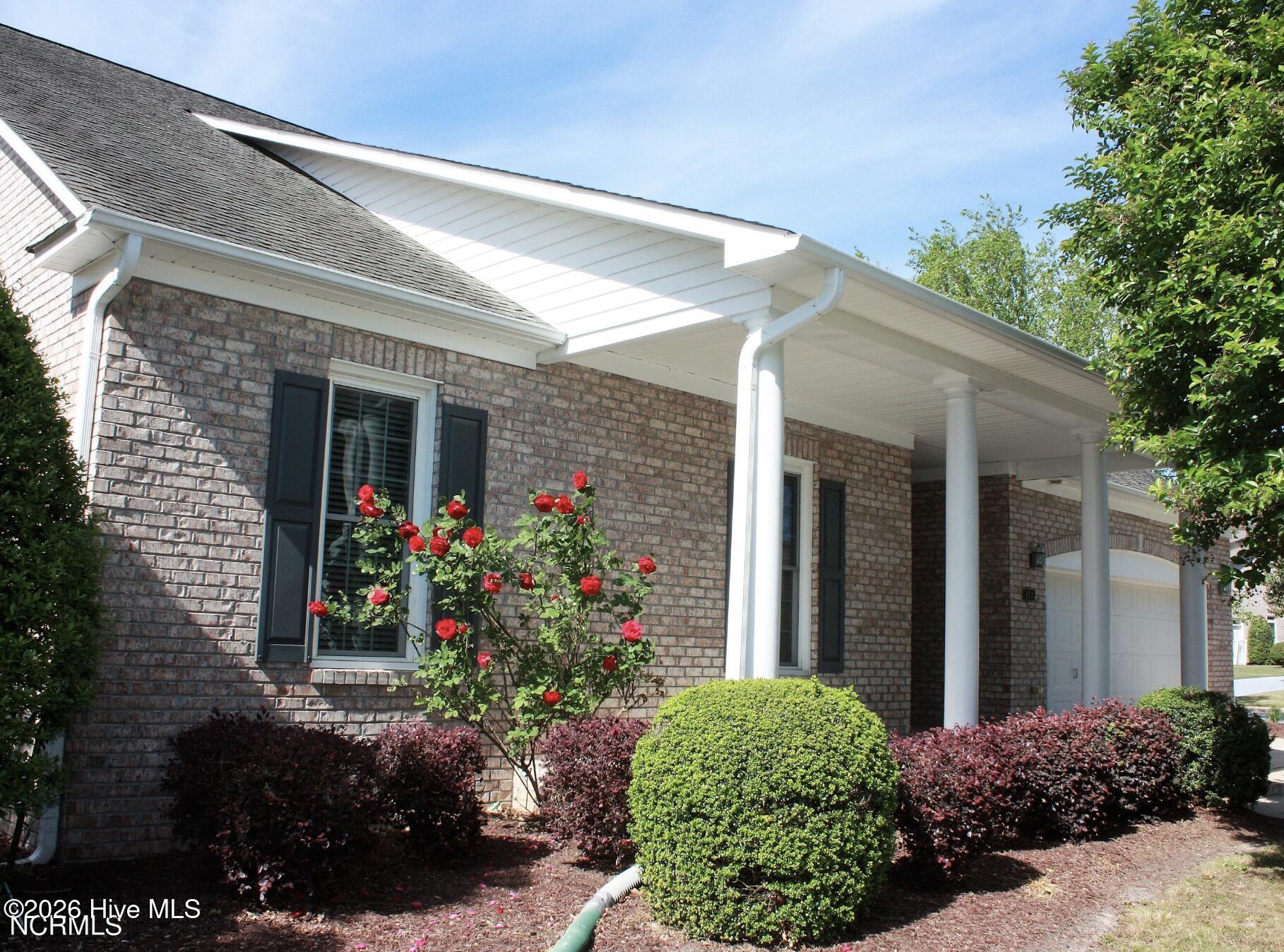 313 Ivy Circle — photo