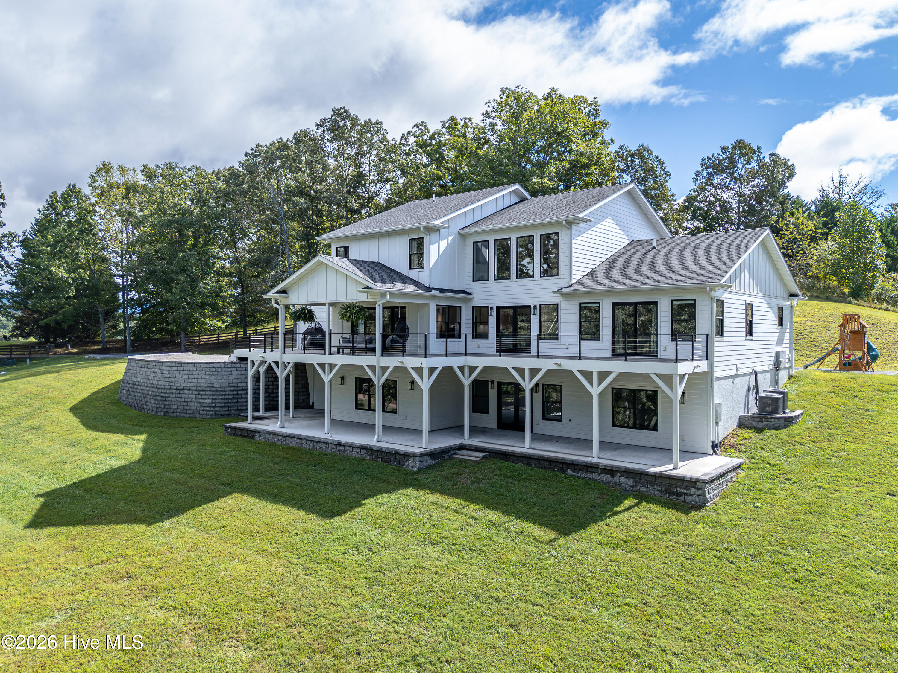 300 Sherwood Forest Drive — photo
