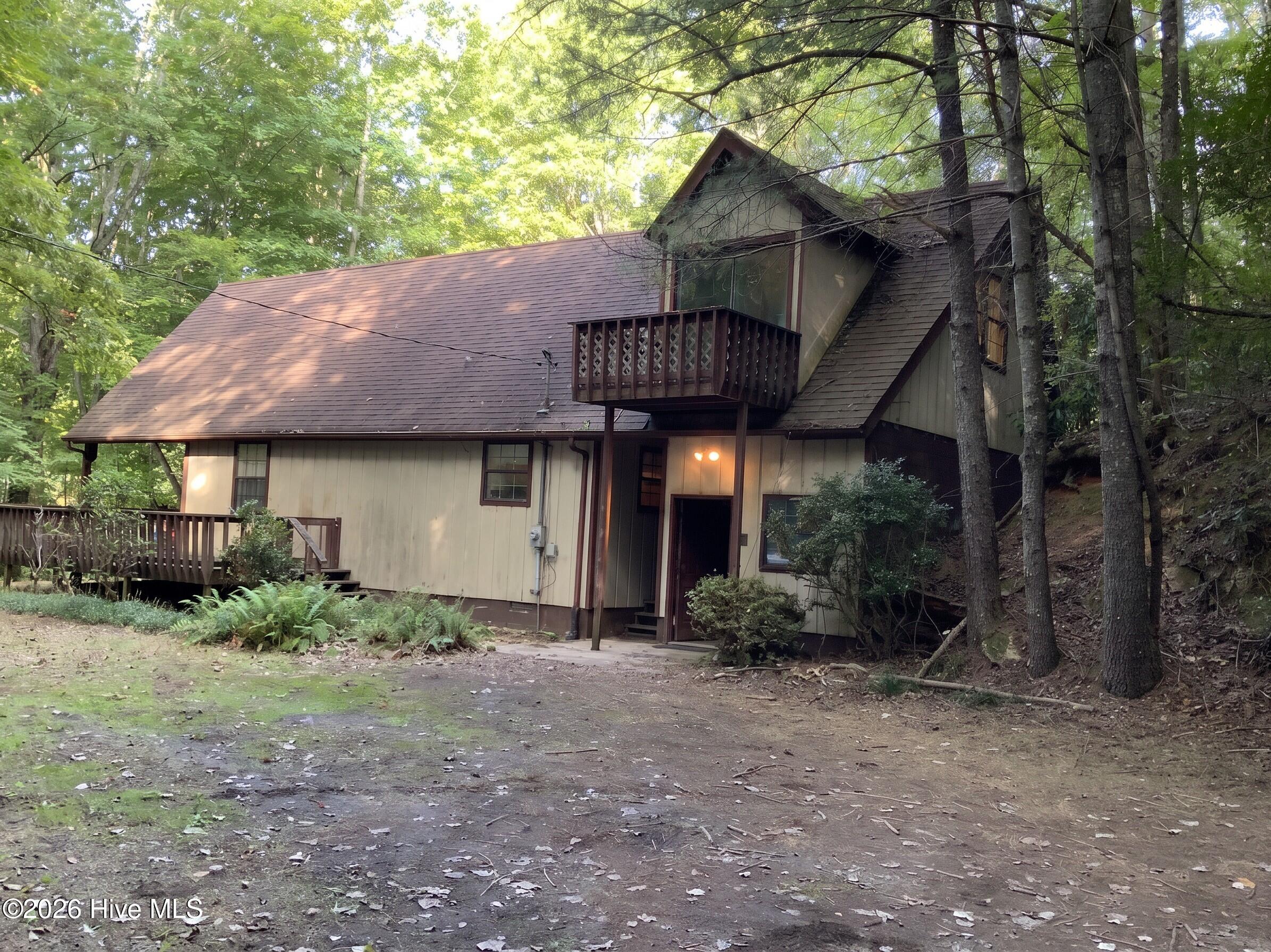 613 Collett Creek Road — photo
