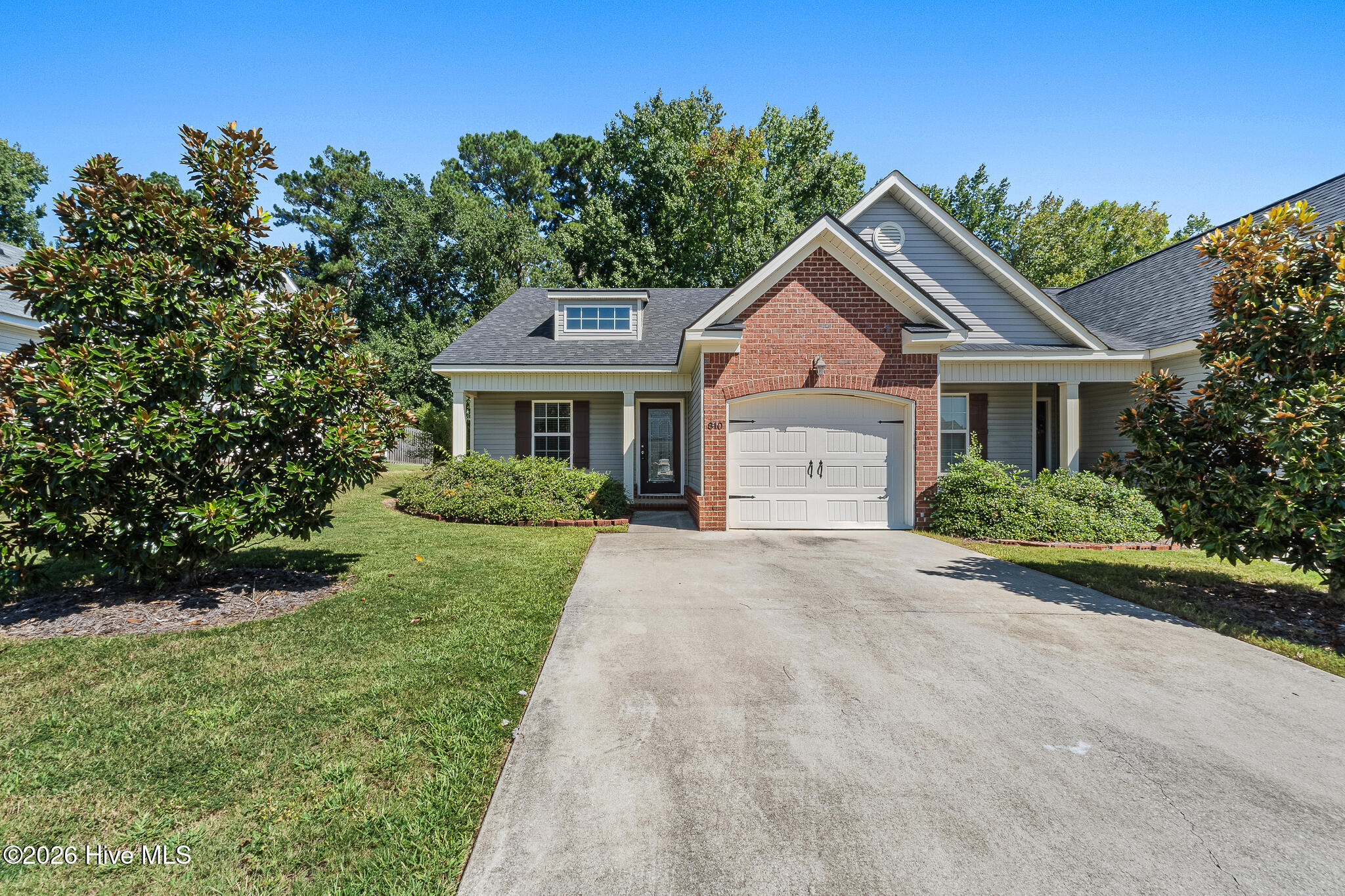 810 Whispering Willow Court — photo