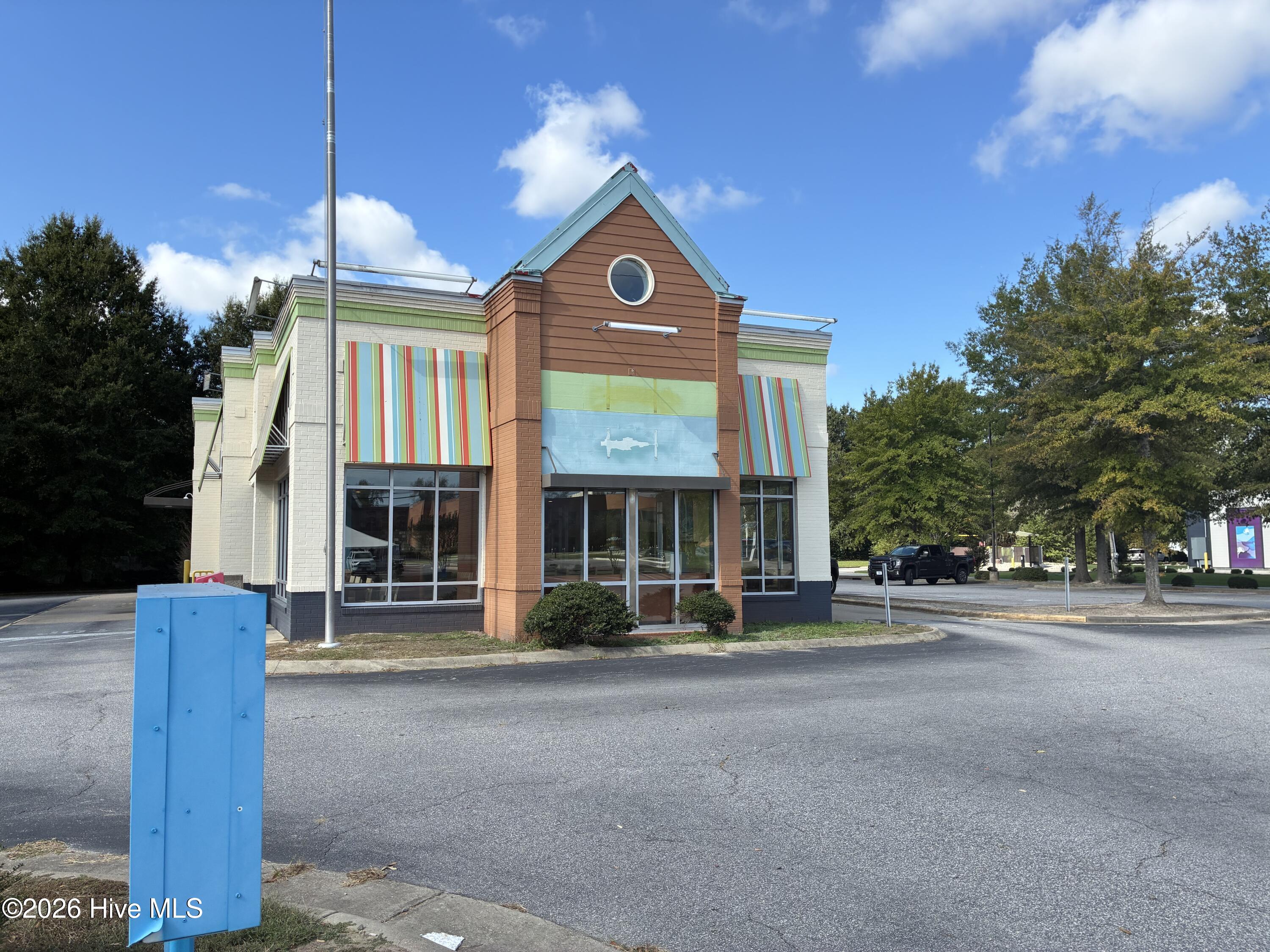 1237 N Road Street — photo