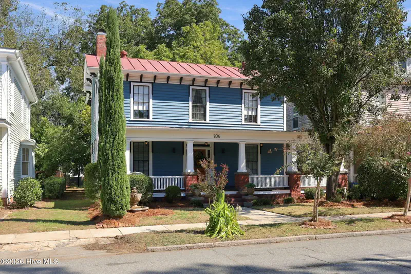 206 E 2nd Street — photo
