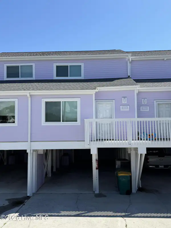 804 Pelican Court — photo