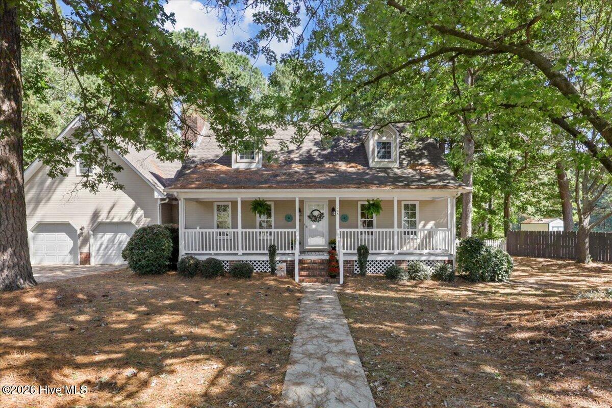305 Rosewood Gardens — photo