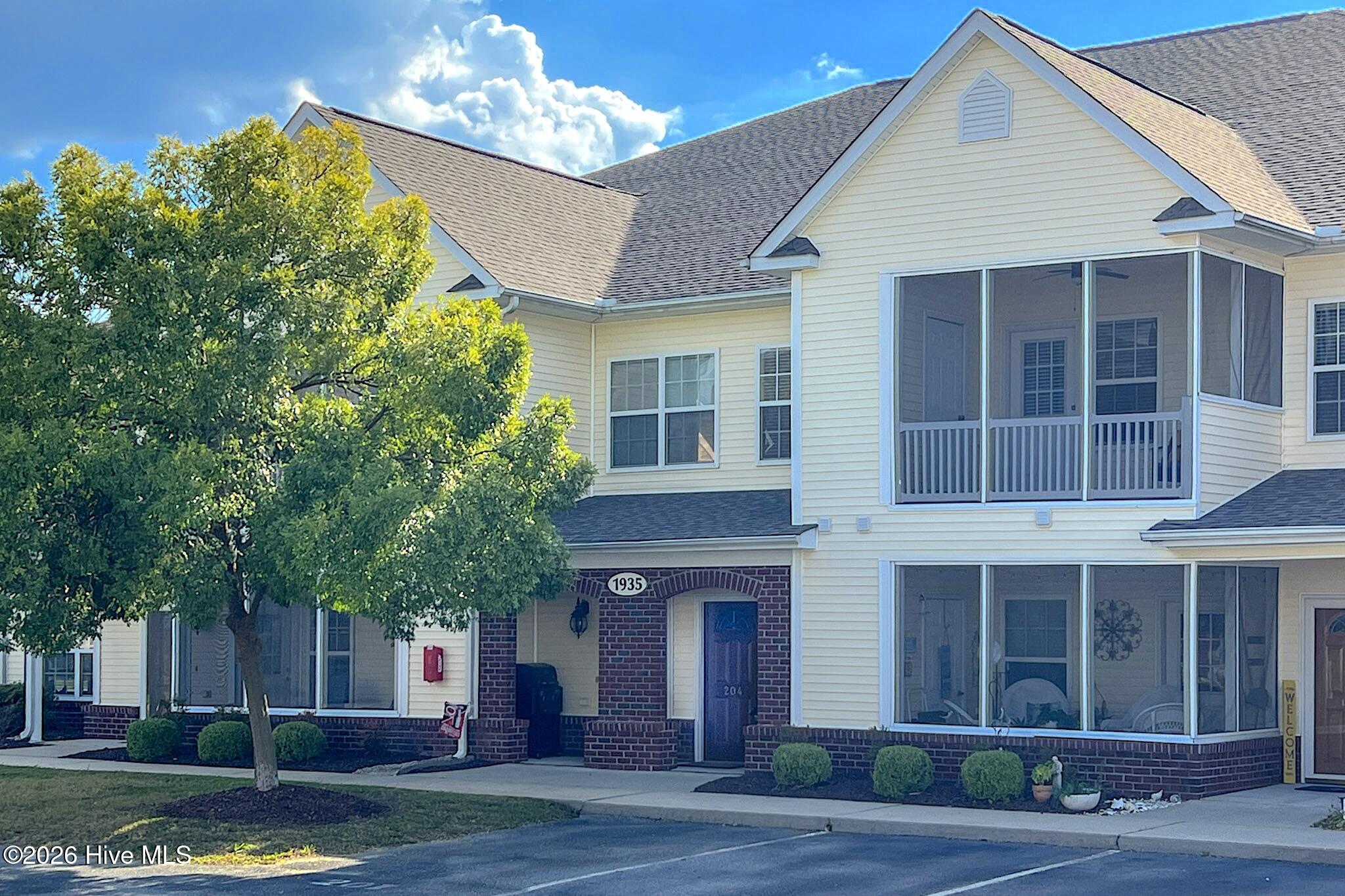1935 Tara Court 204 — photo