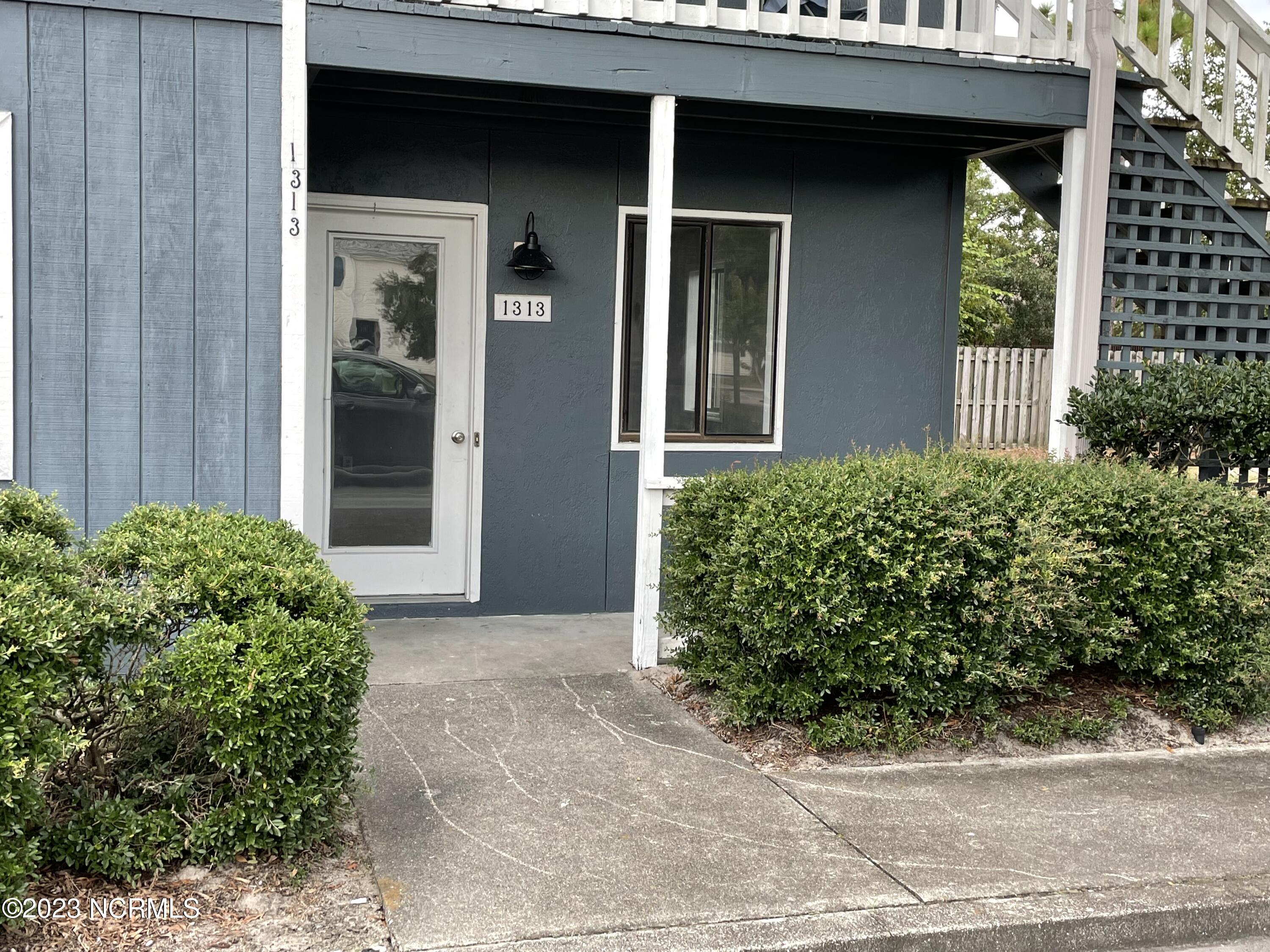 1313 Wellington Avenue — photo