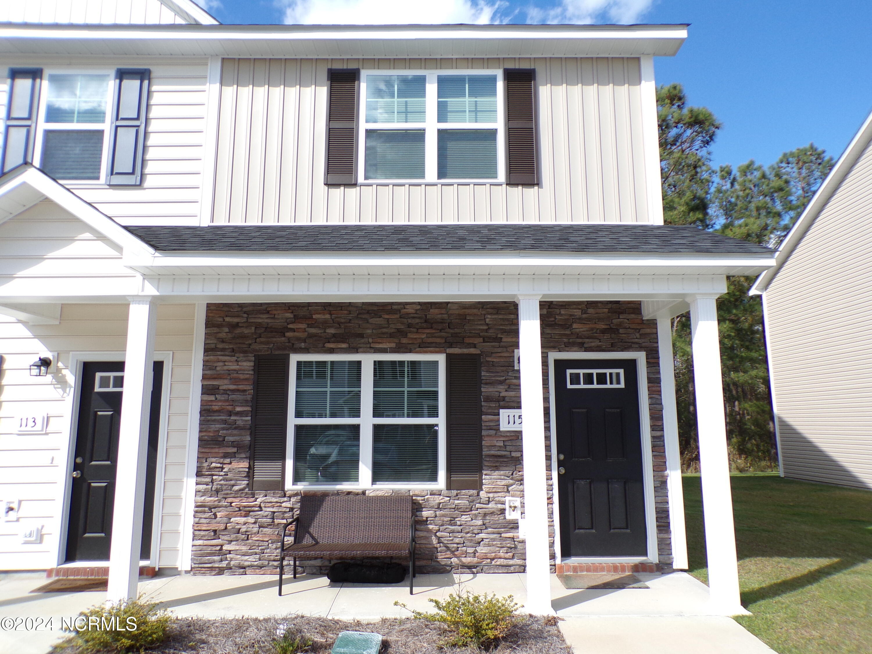 115 Jaydn Drive E — photo