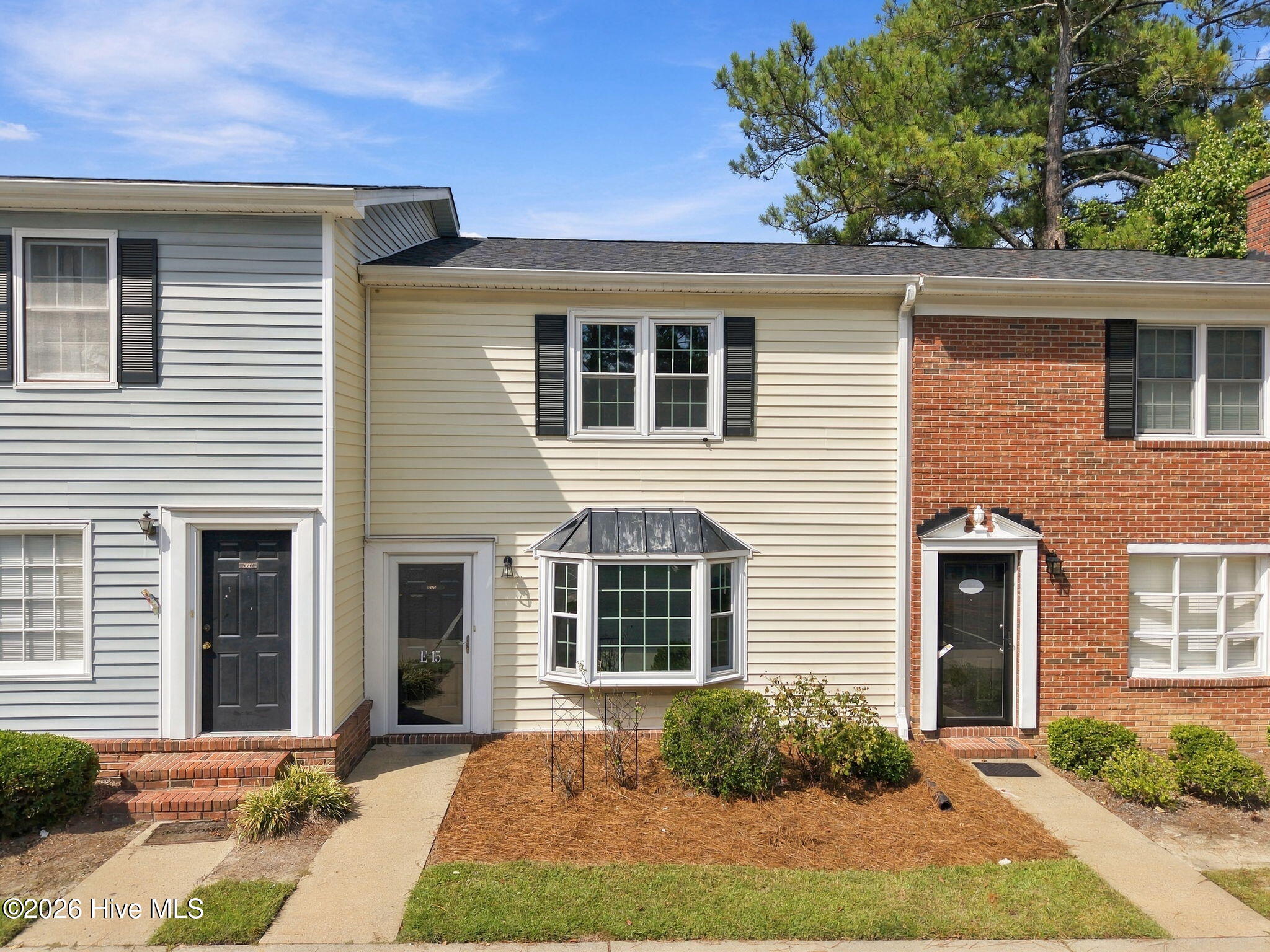 100 David Drive E15 — photo