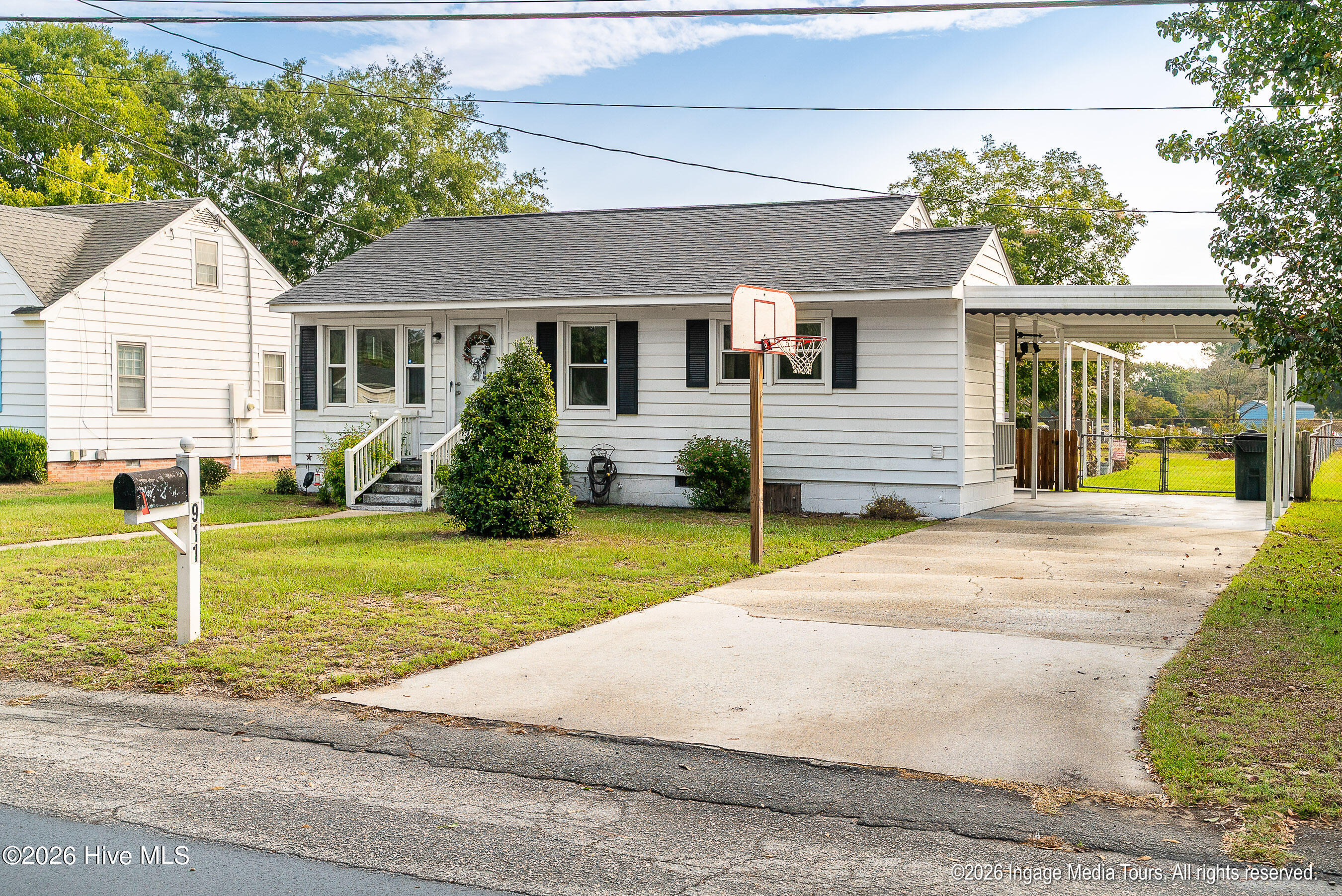 911 Cleveland Drive — photo