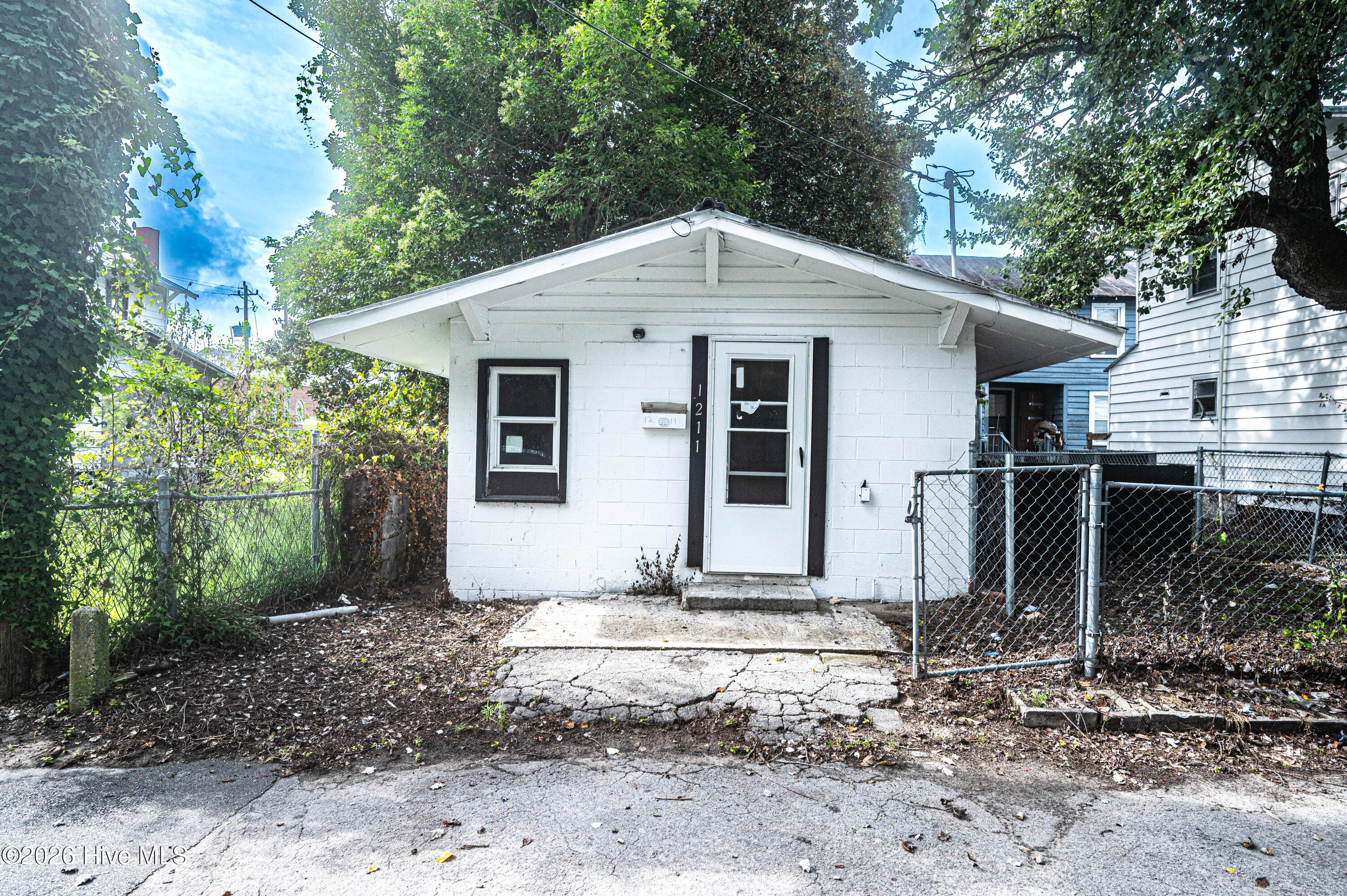 1211 Bay Street — photo