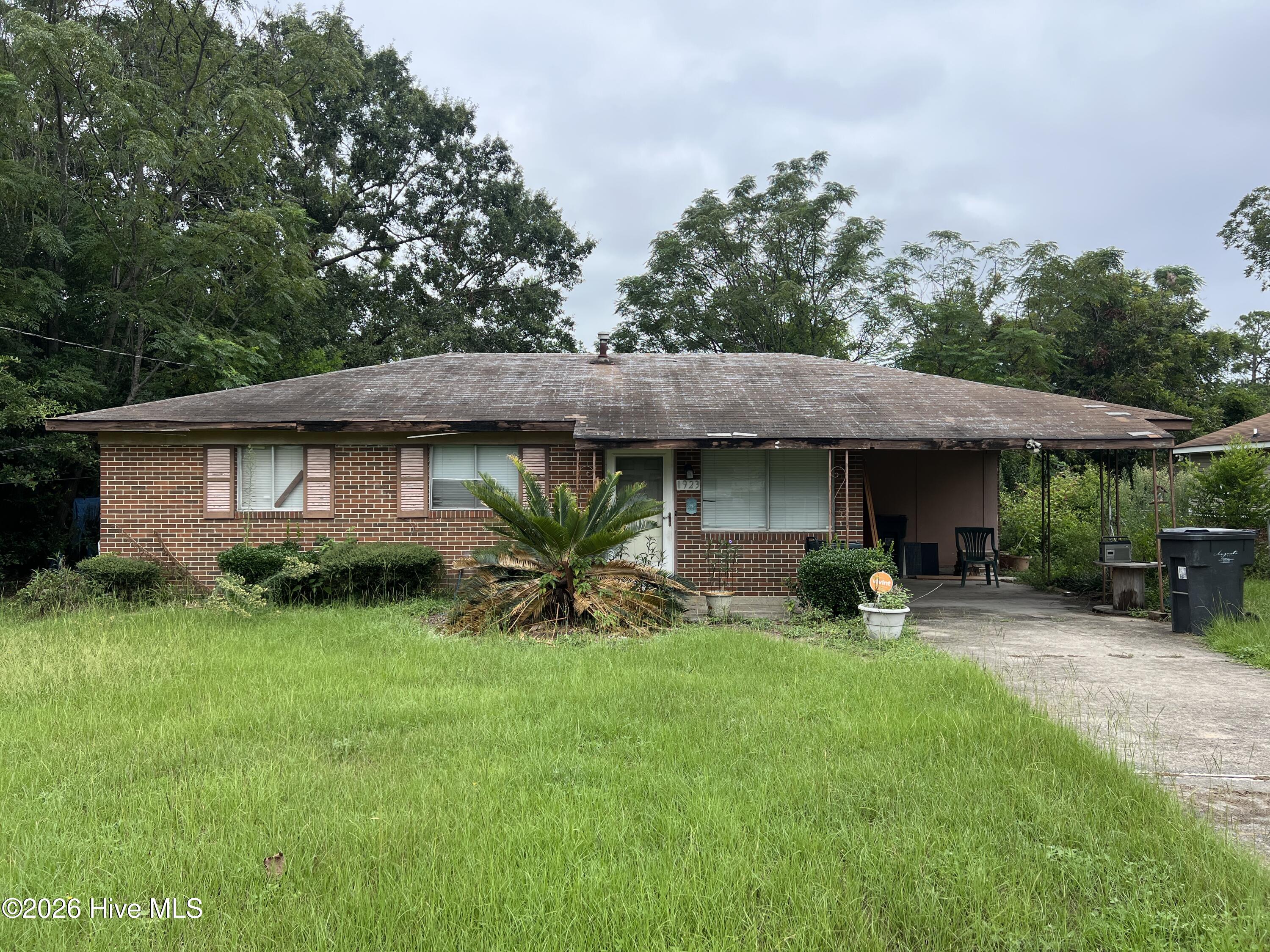 1923 Gay Drive — photo