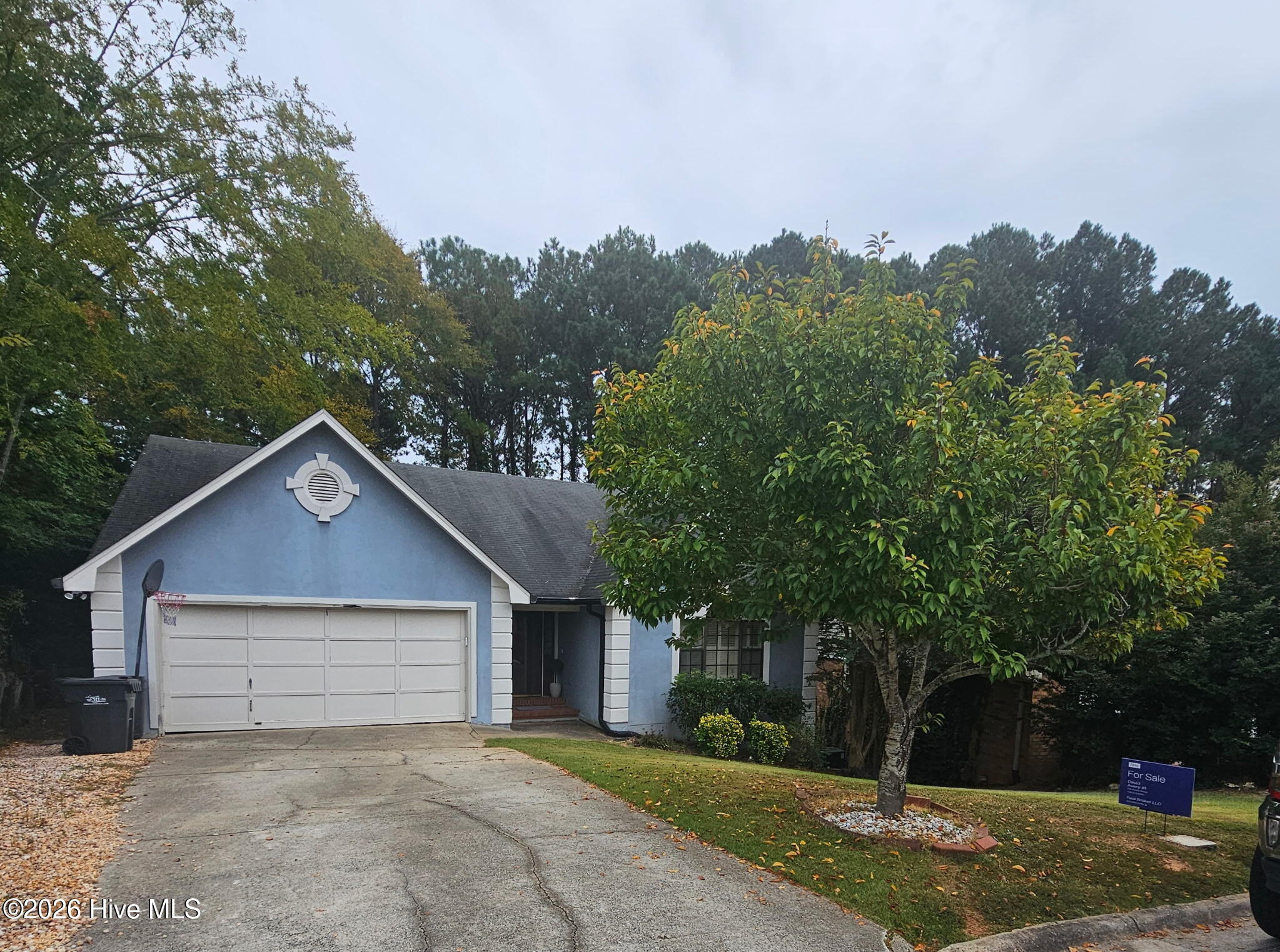 2234 Woodbluff Way — photo