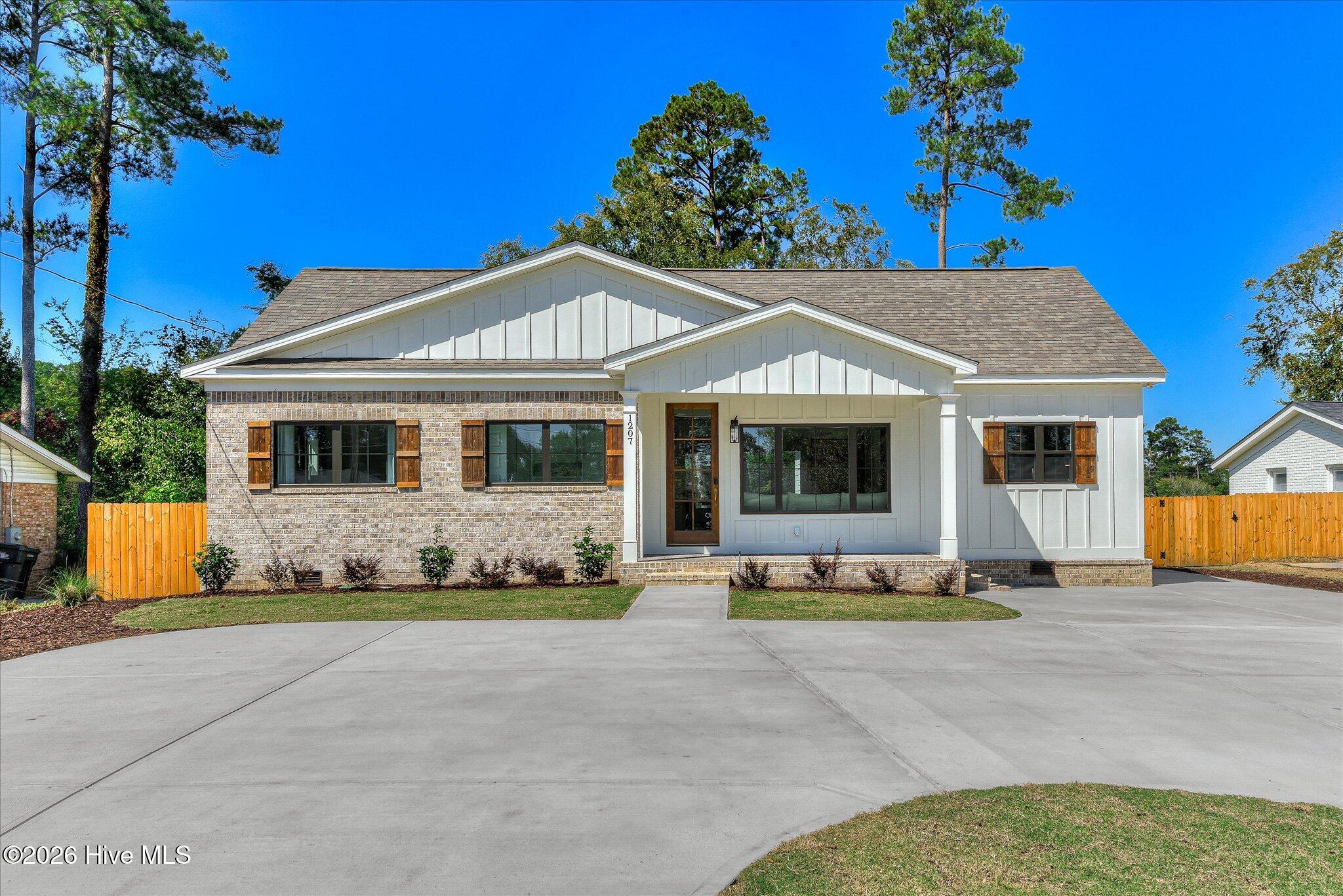 1207 Azalea Drive — photo
