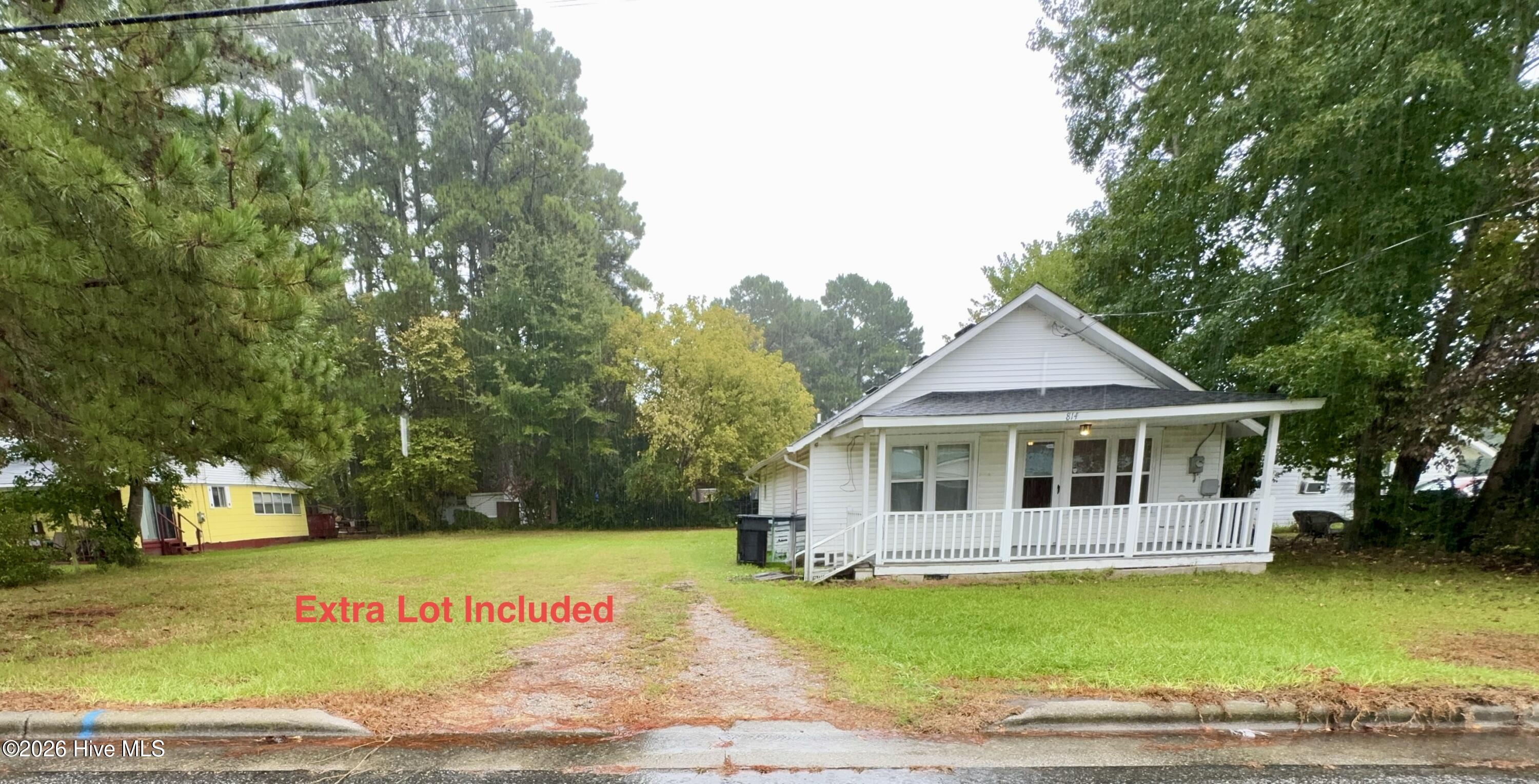 814 Cardwell Street — photo