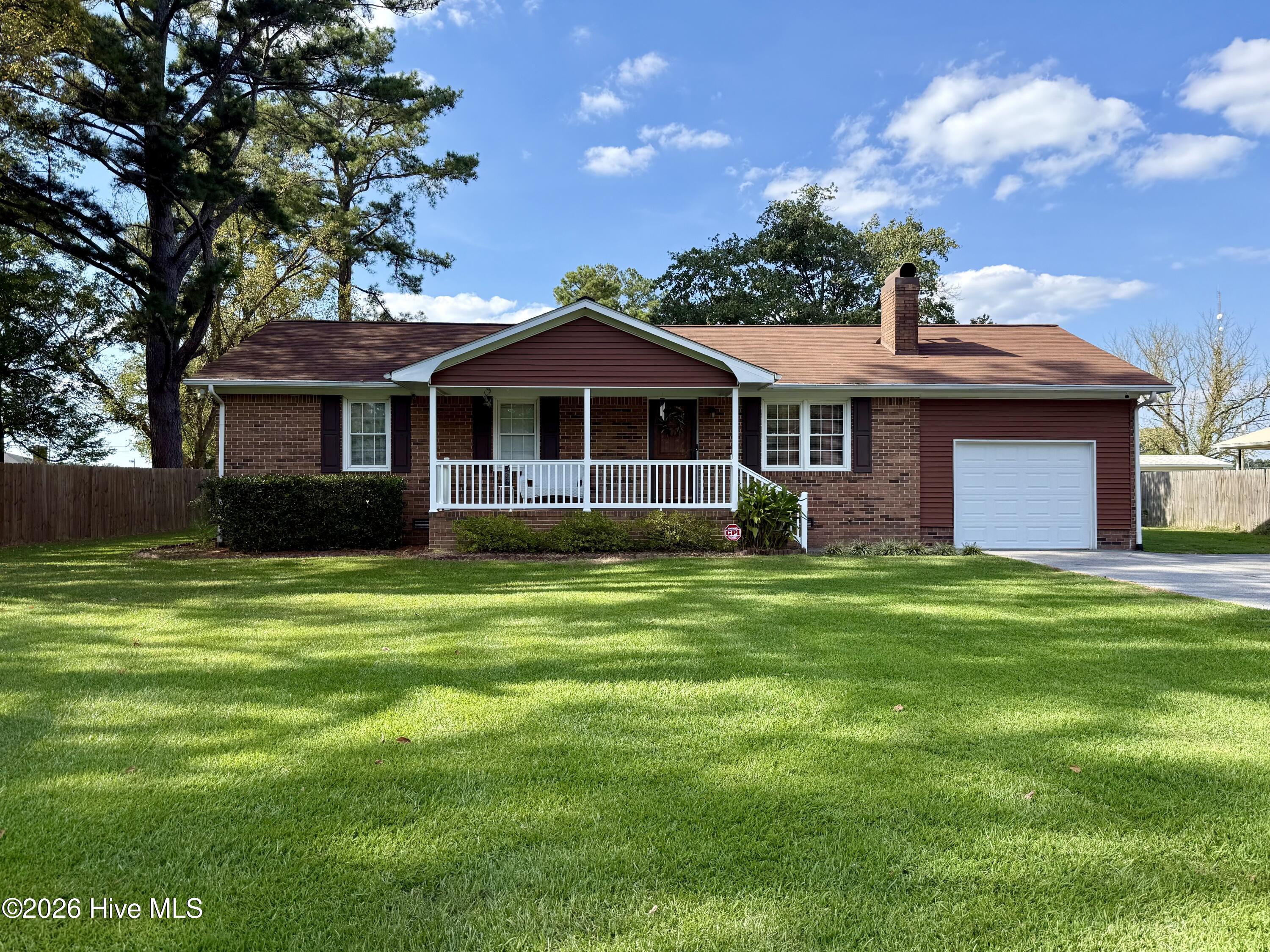 1122 Pineview Road — photo