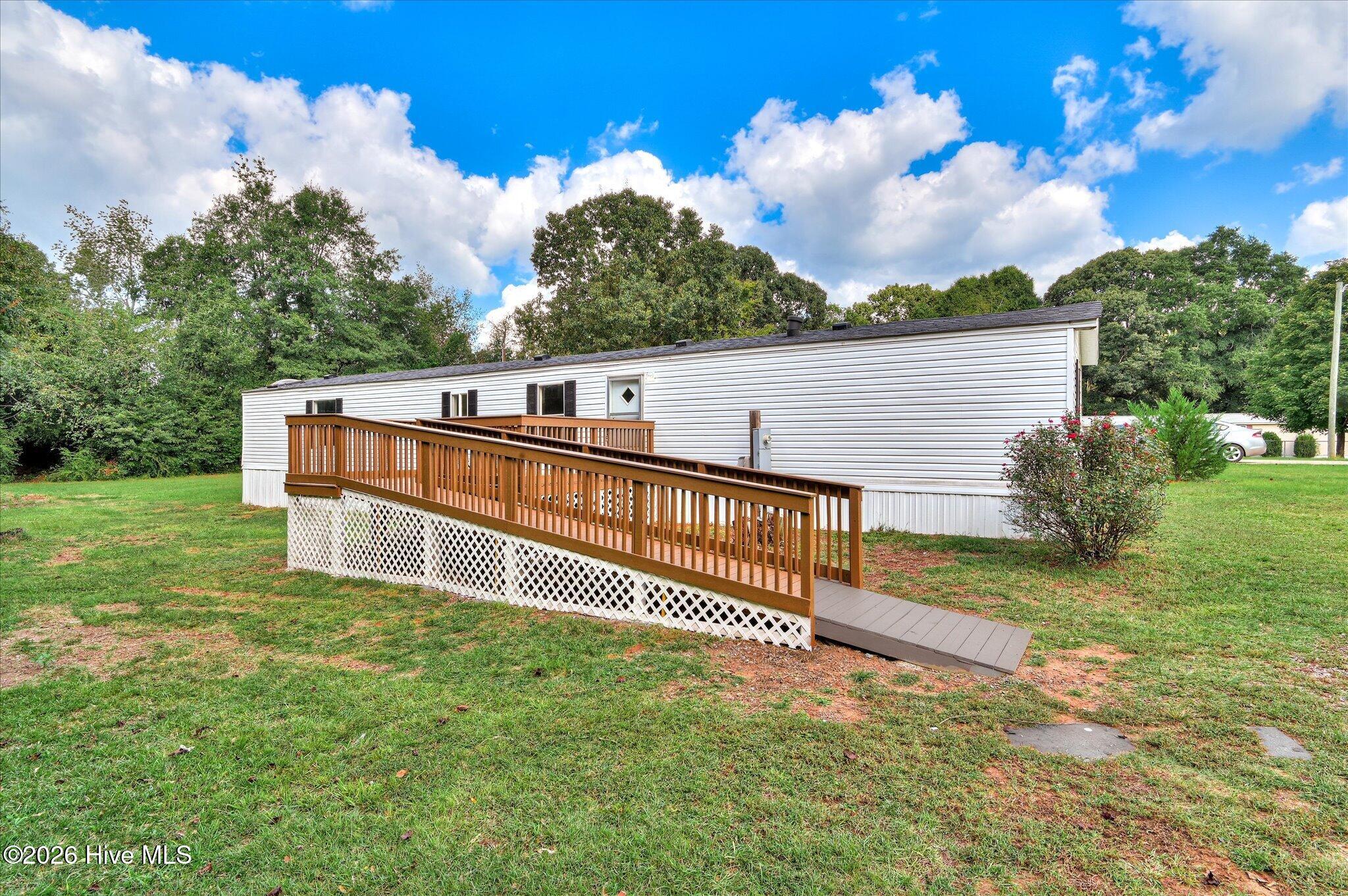 195 Riverbend Drive — photo