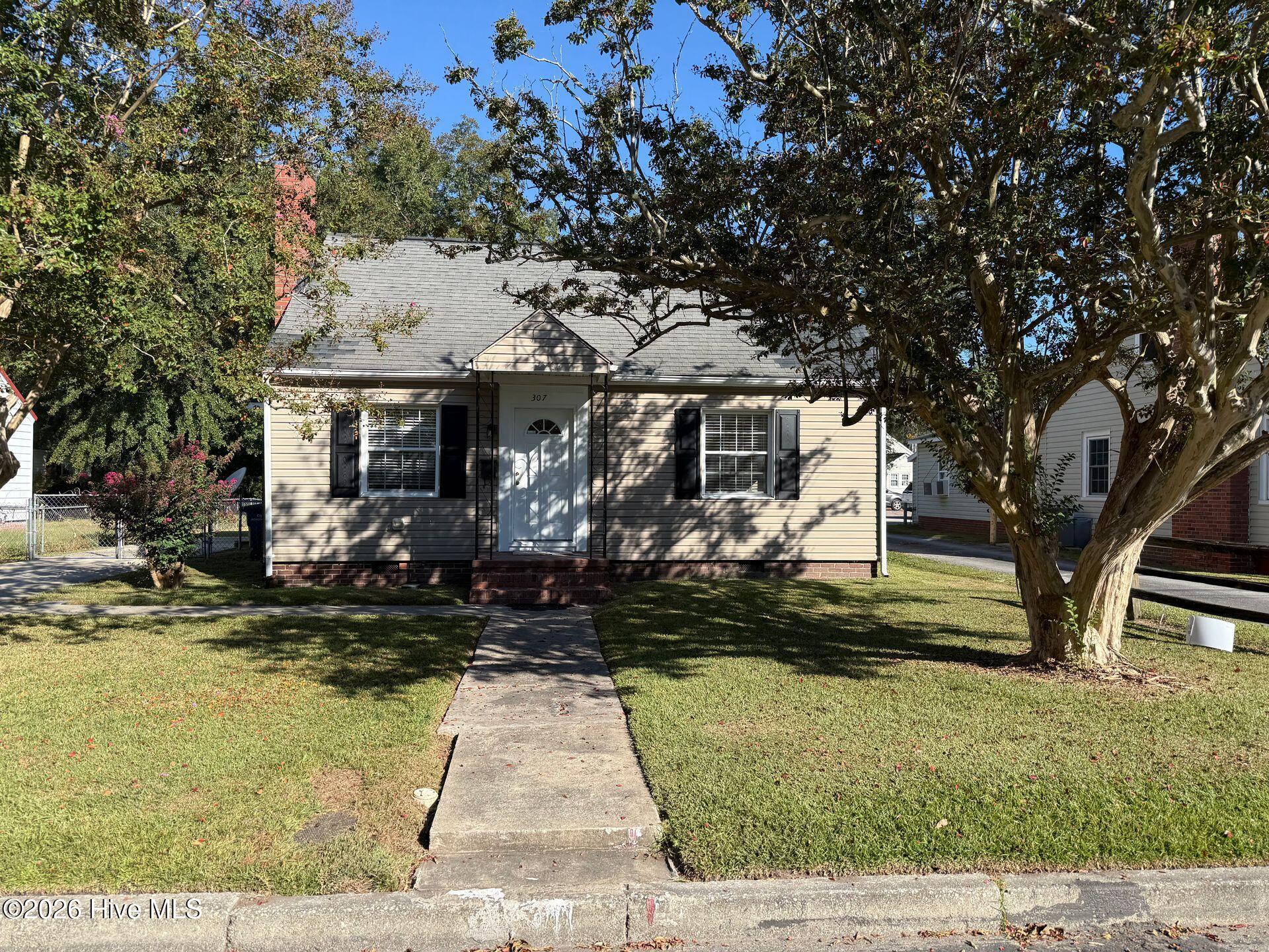 307 Warn Street — photo