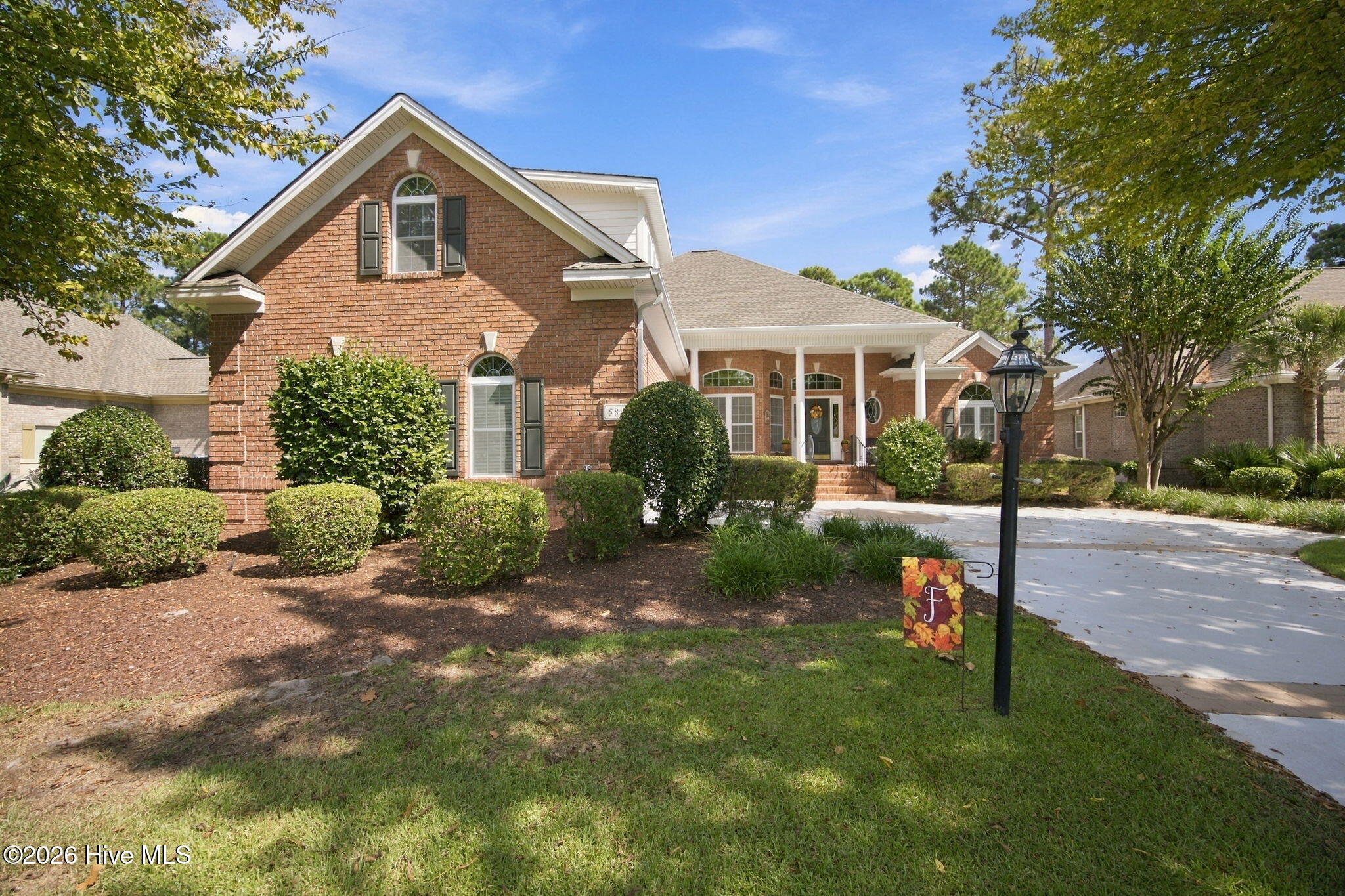 584 Dartmoor Way SW — photo