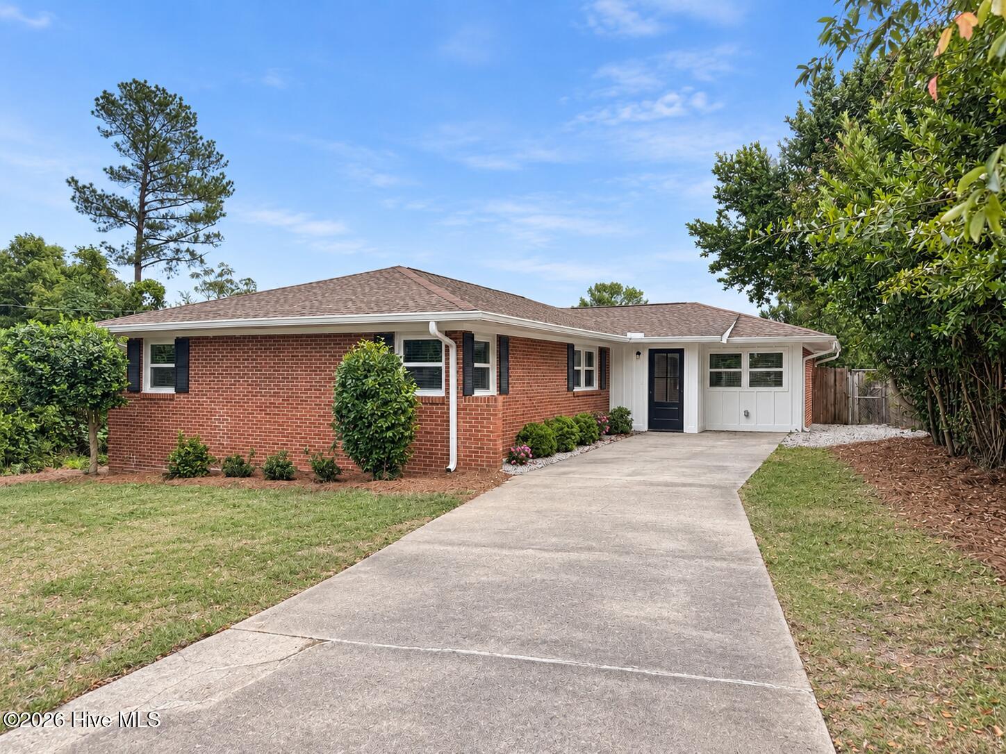 1519 Summerhill Road — photo