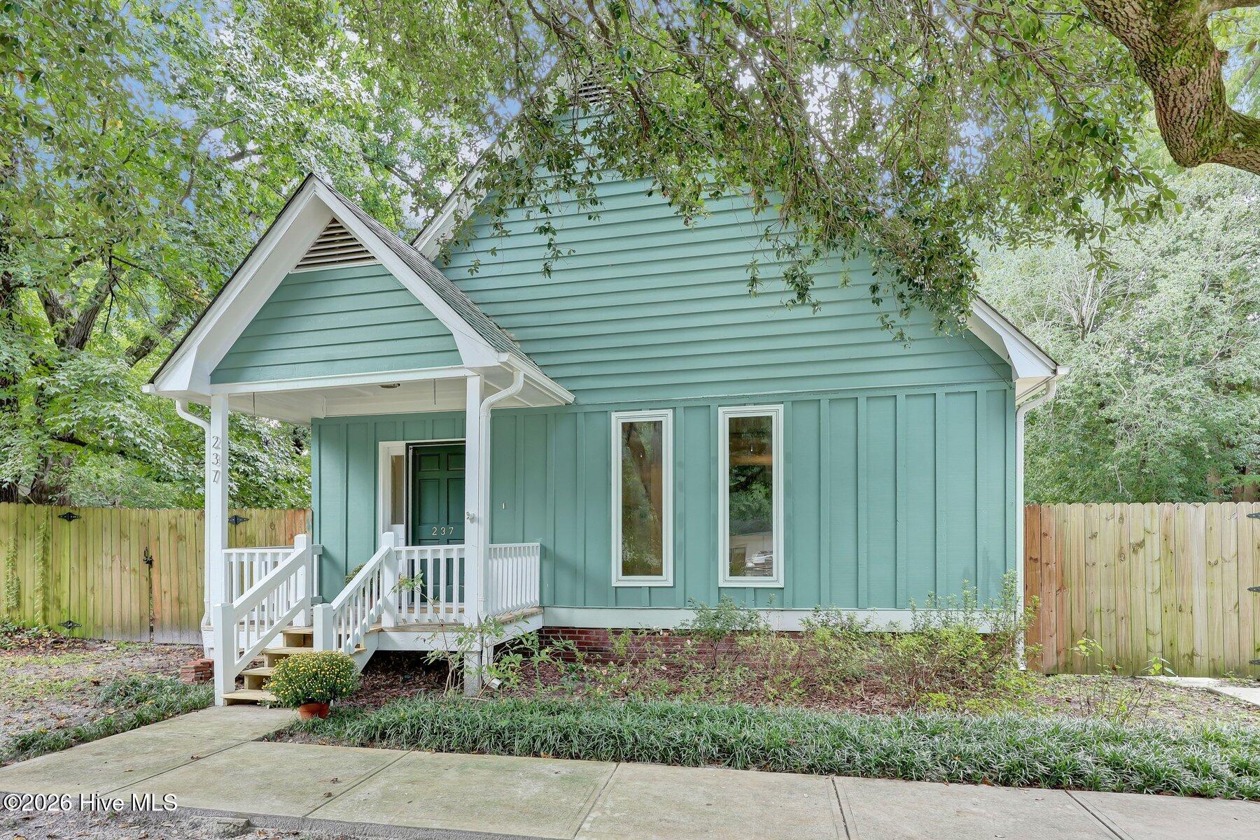 237 W Bedford Road — photo