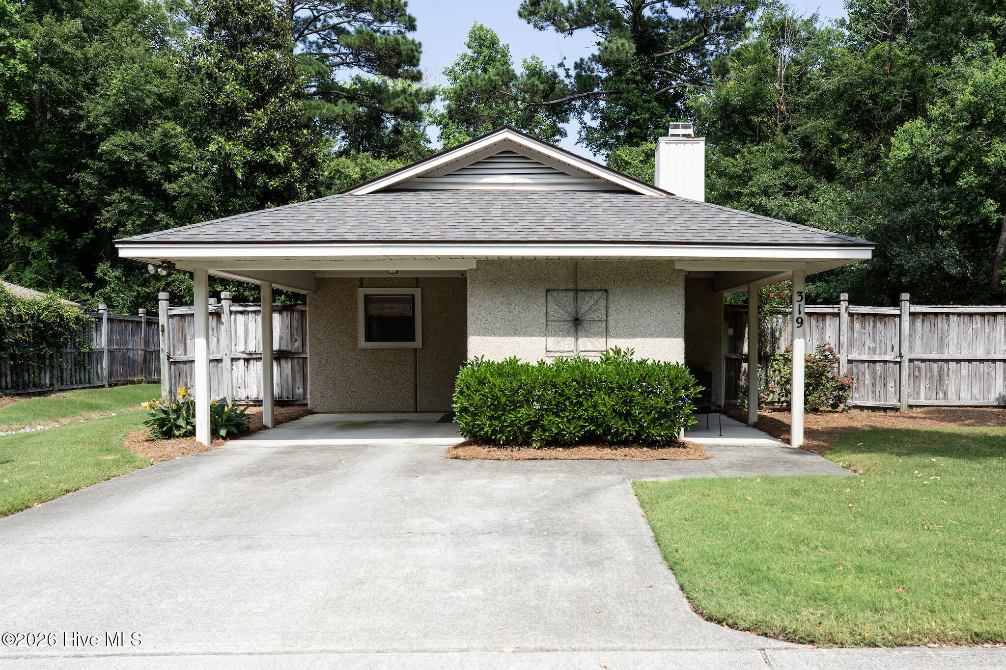 319 Smugglers Court — photo