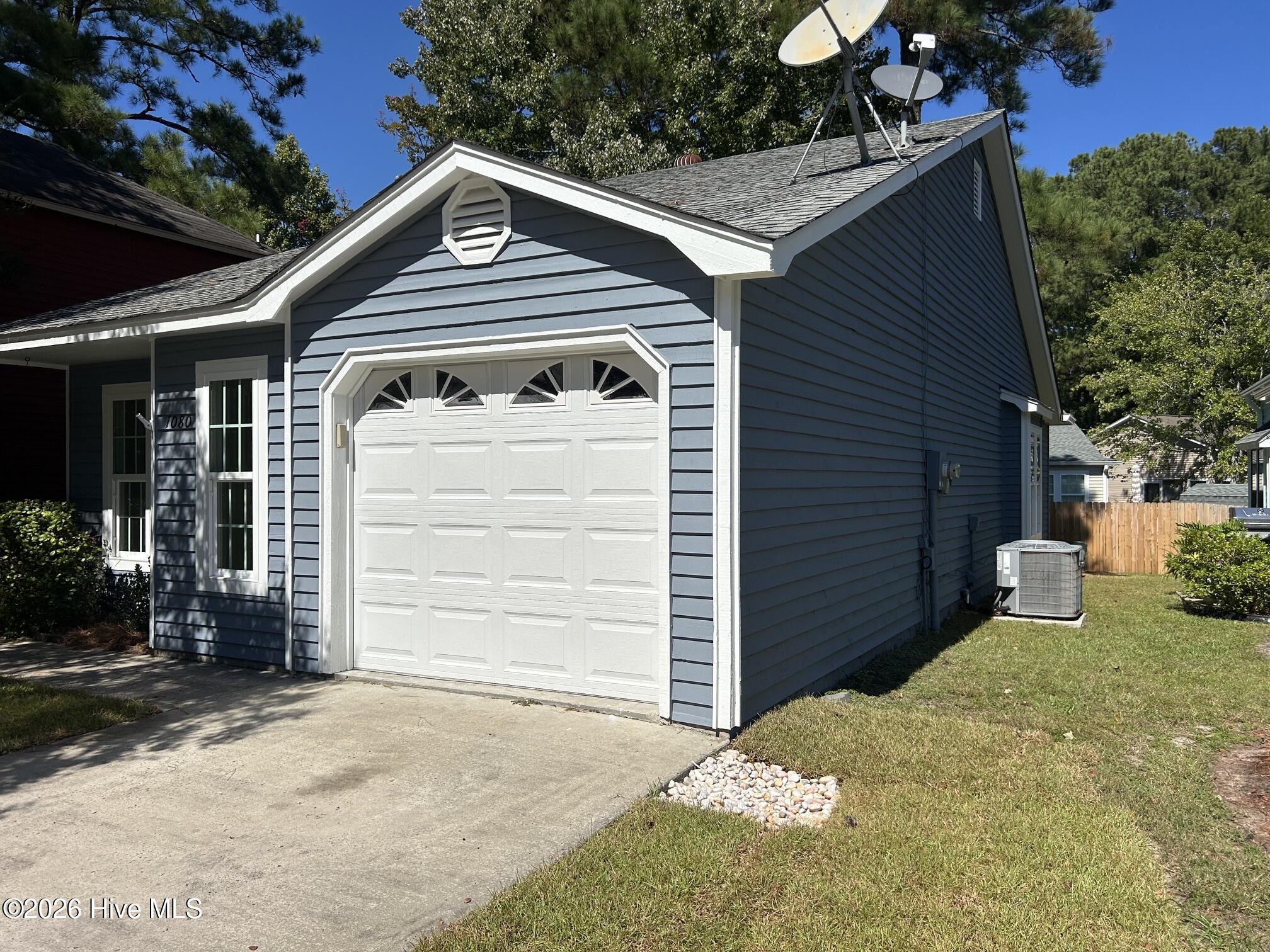 1080 Valley Drive SW — photo