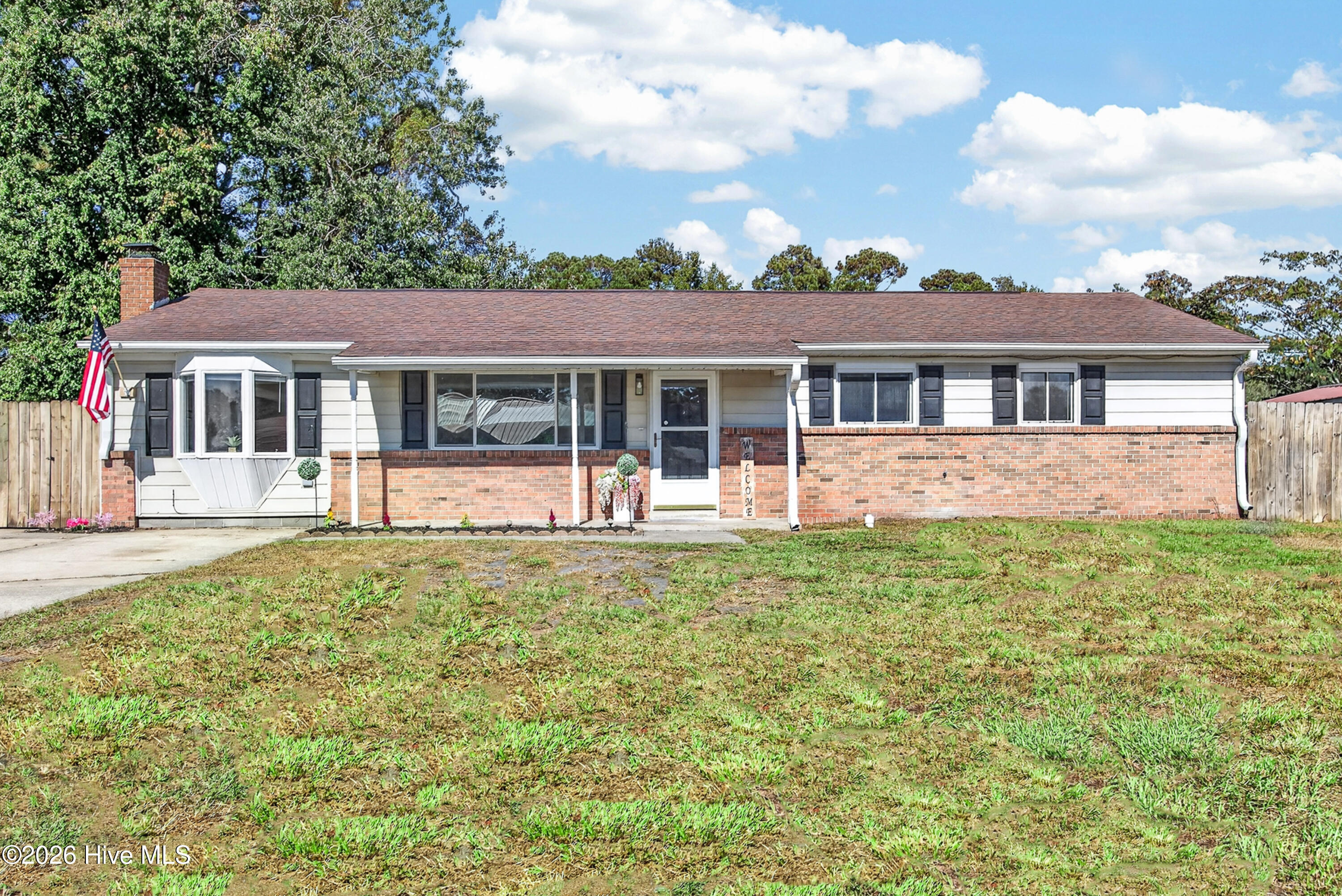 402 Dale Drive — photo