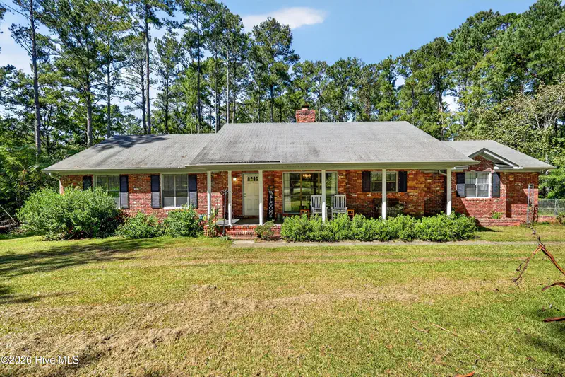 721 Meadow Hill Drive — photo