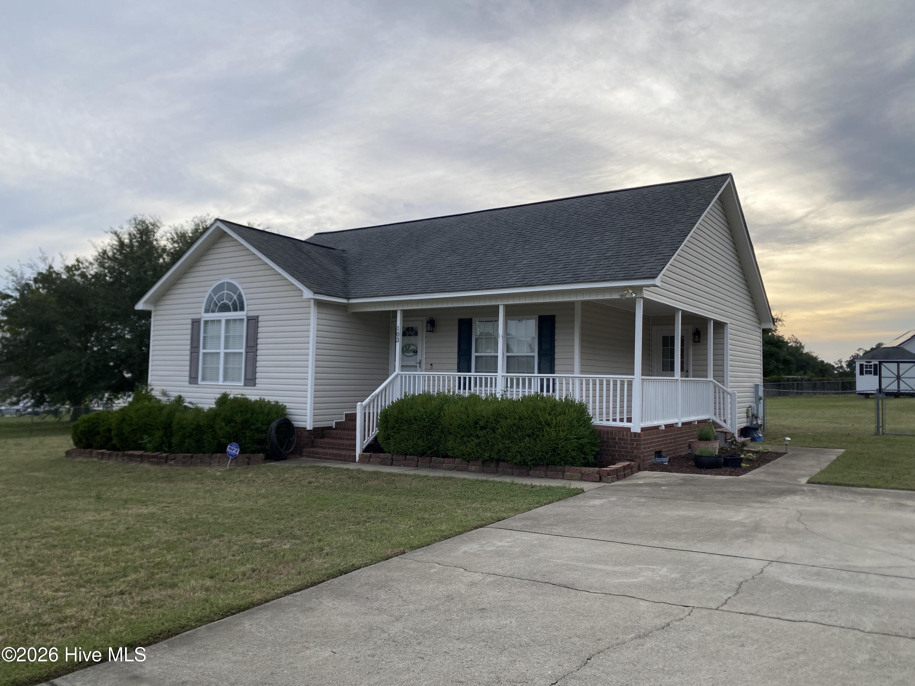 103 Stewart'S Farm Road — photo