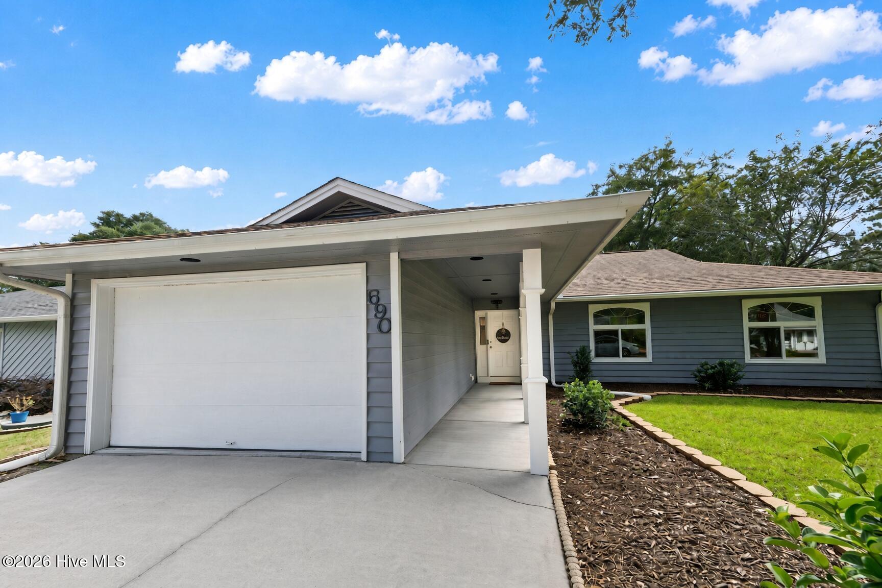 690 Fairway Drive E — photo