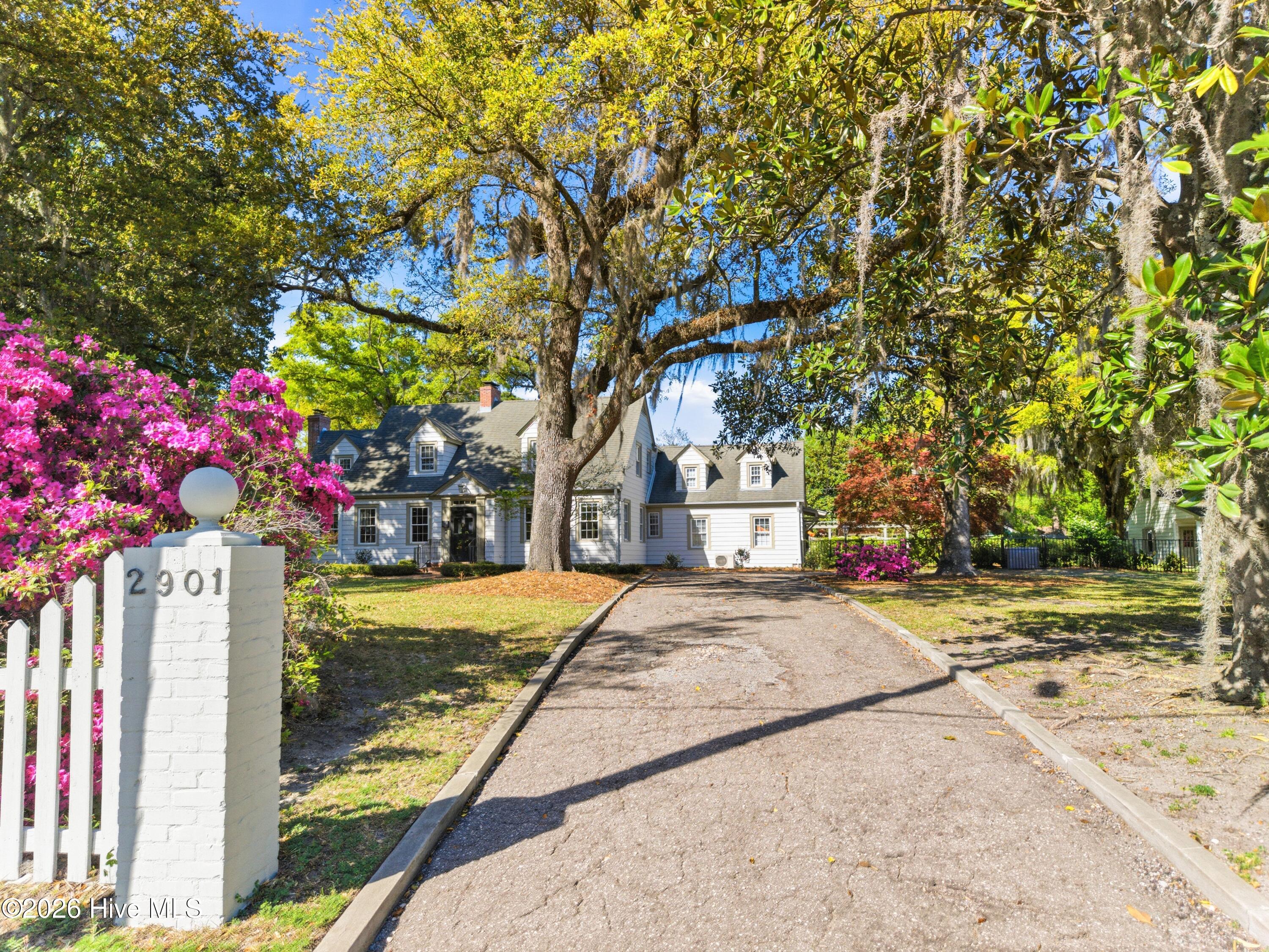 2901 Oleander Drive — photo