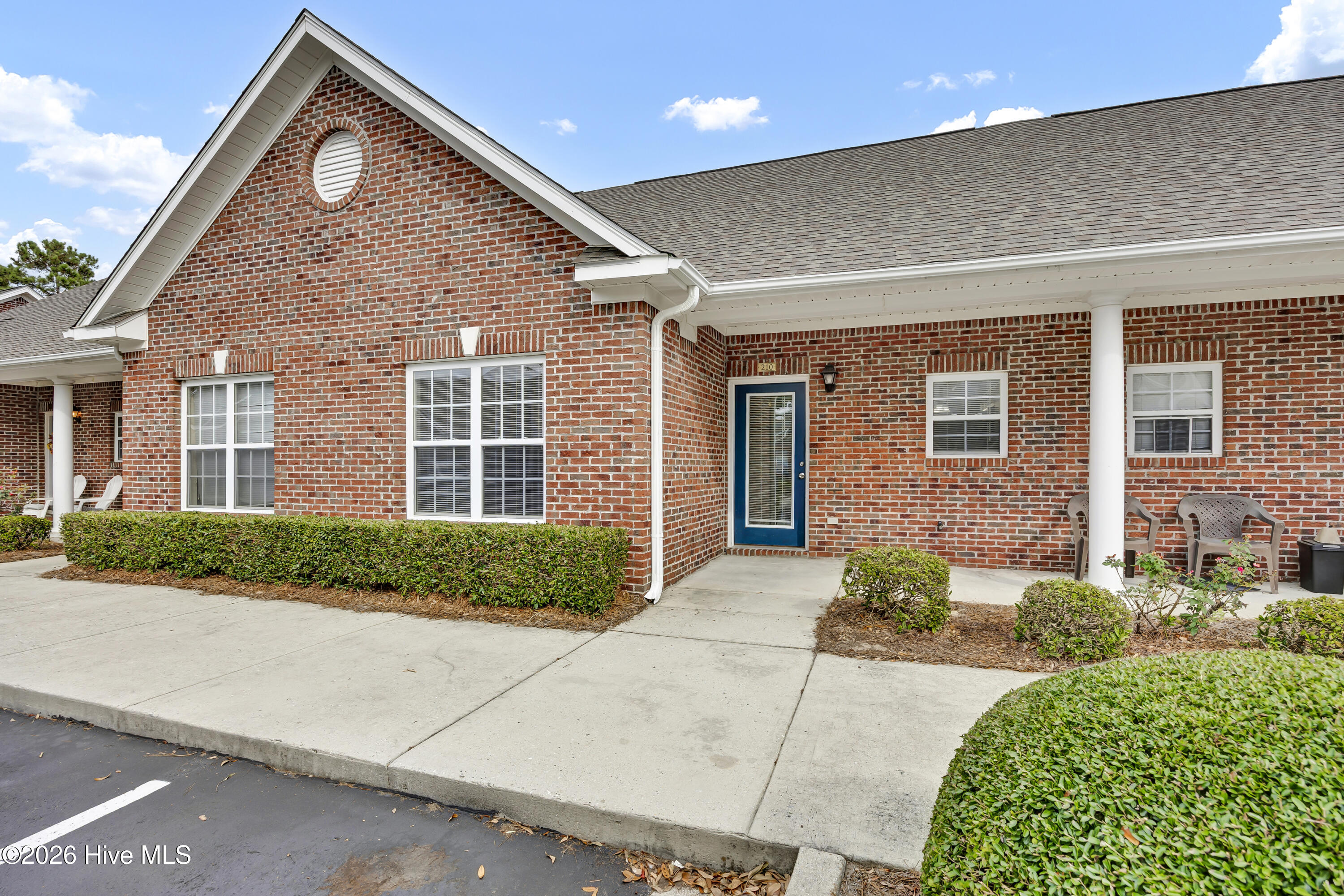 210 Hibiscus Way — photo