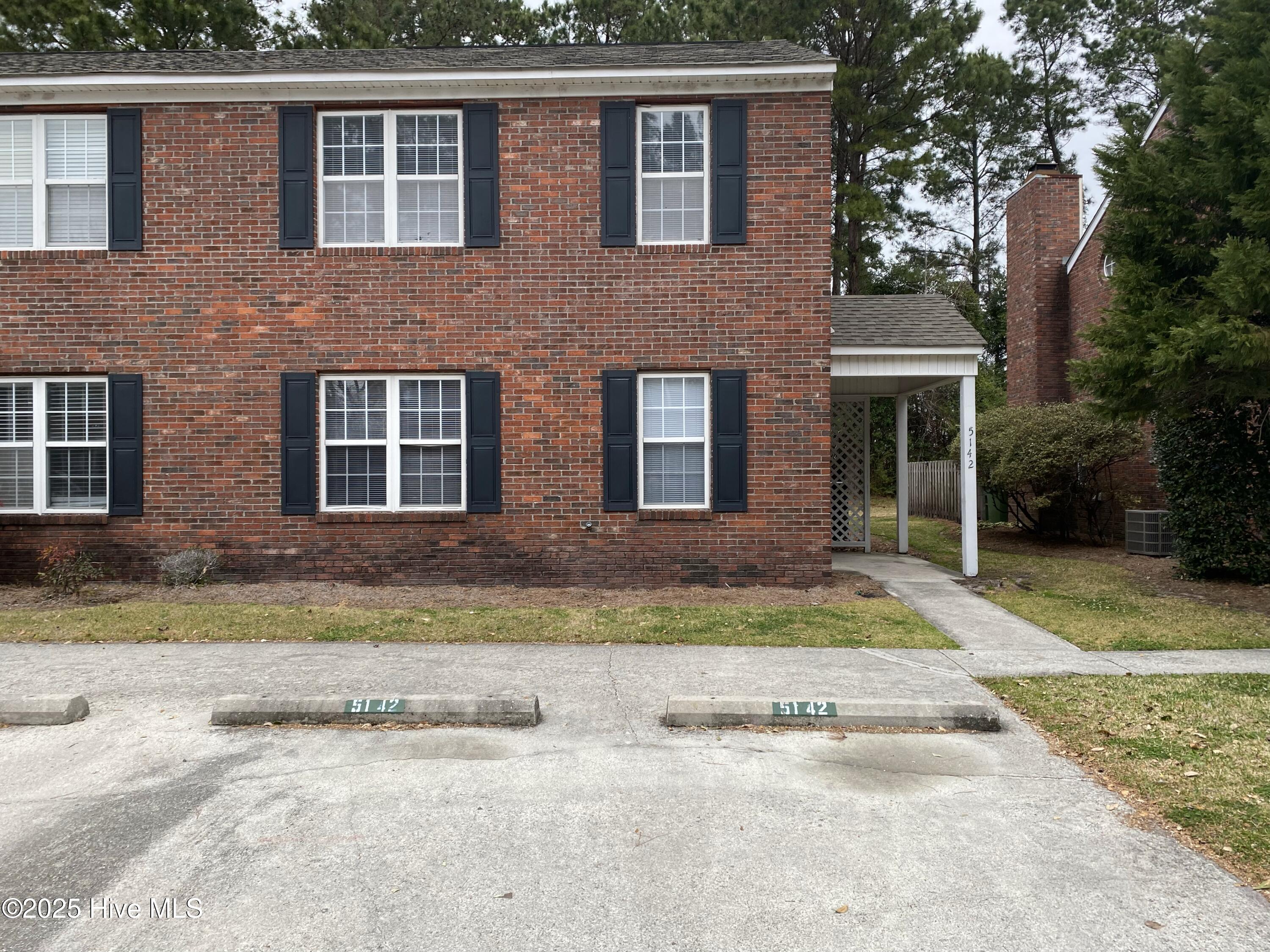 5142 Lamppost Circle — photo
